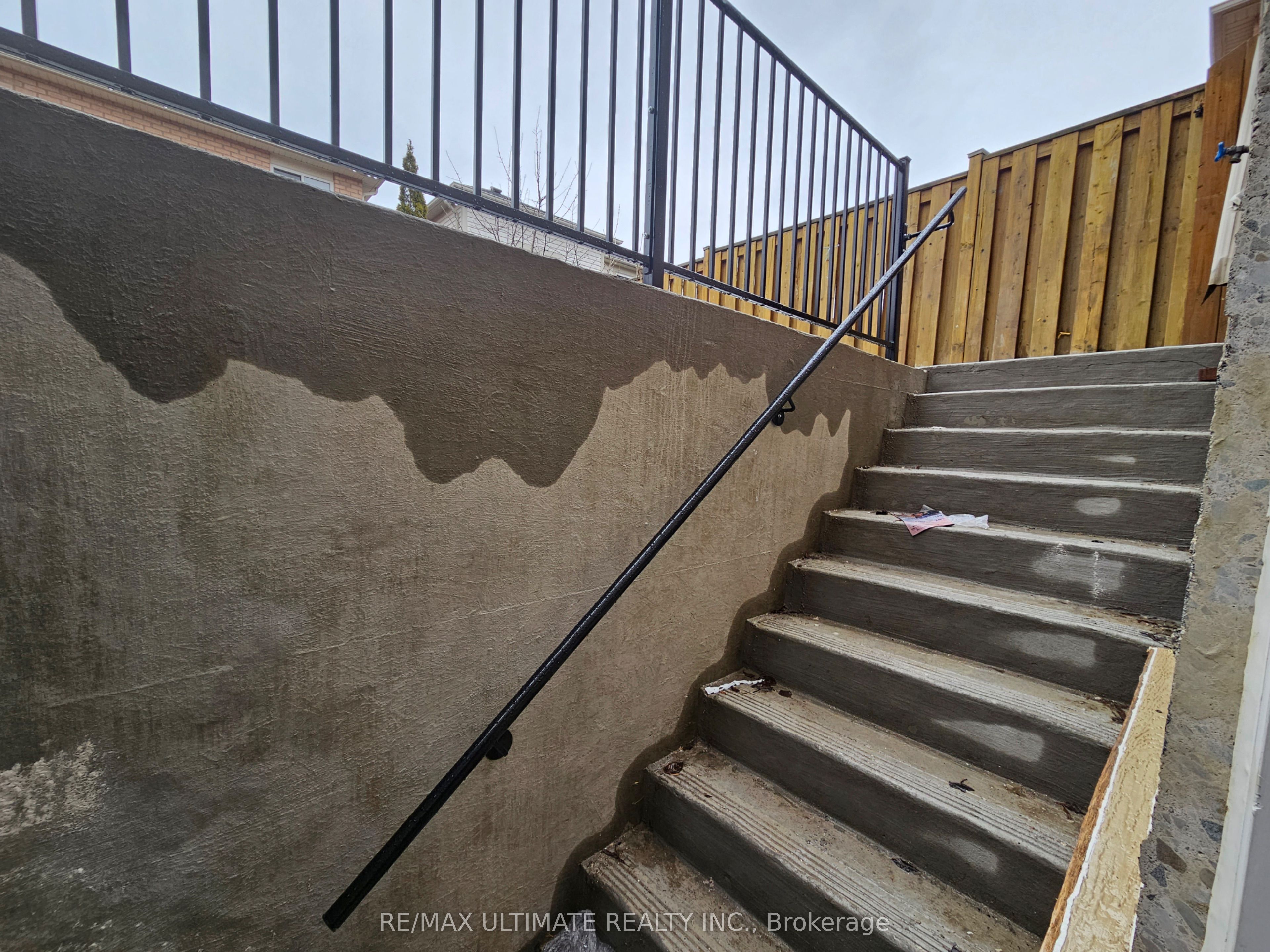 9 Clovercrest Drive Property Photo 2