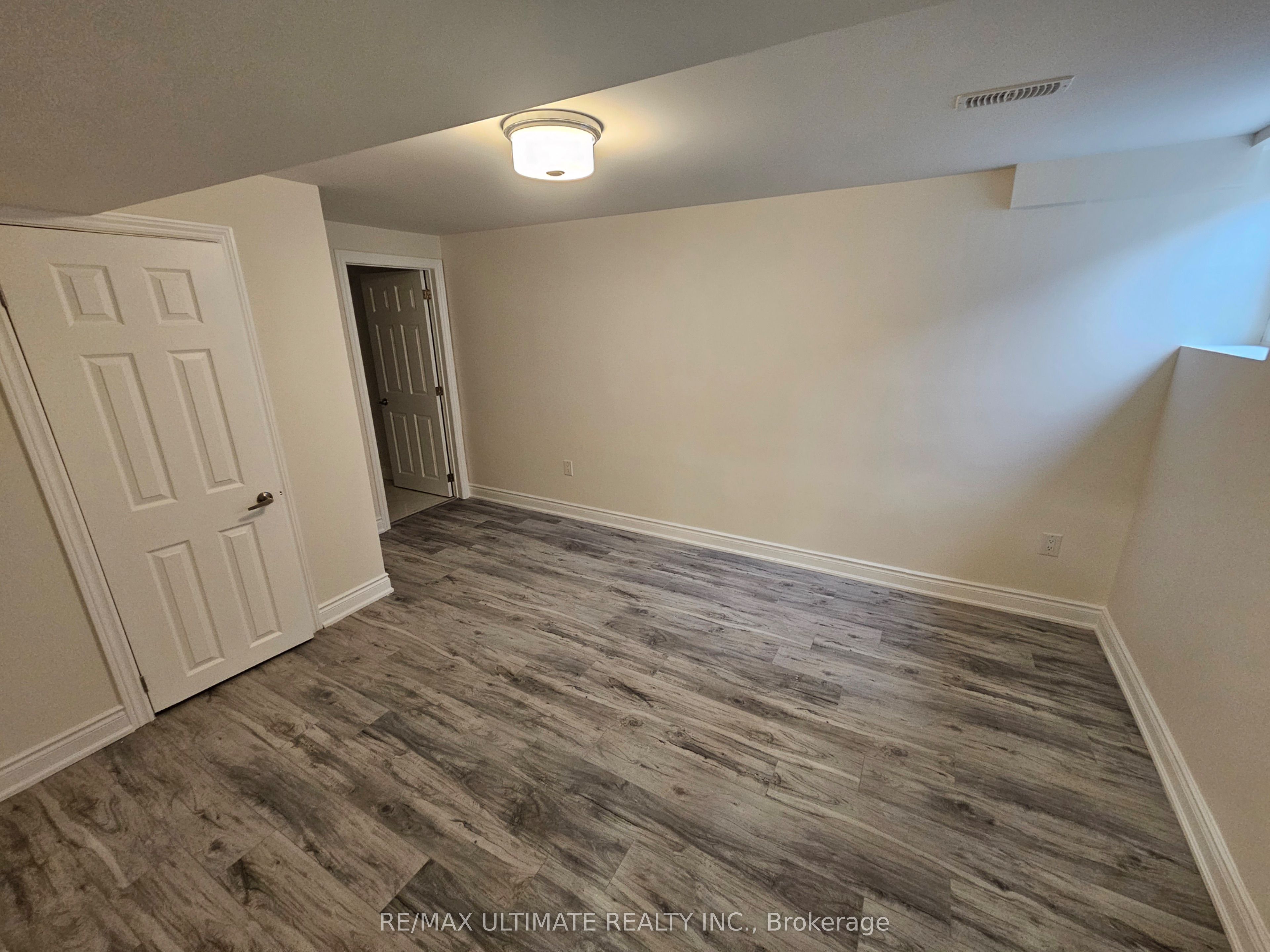 9 Clovercrest Drive Property Photo 6