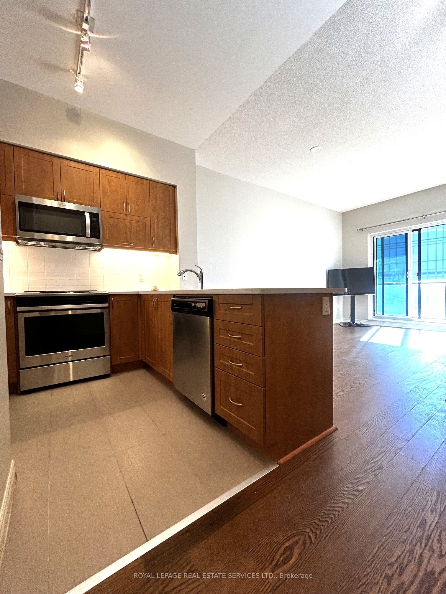 39 Annie Craig Drive 1702 Property Photo 11