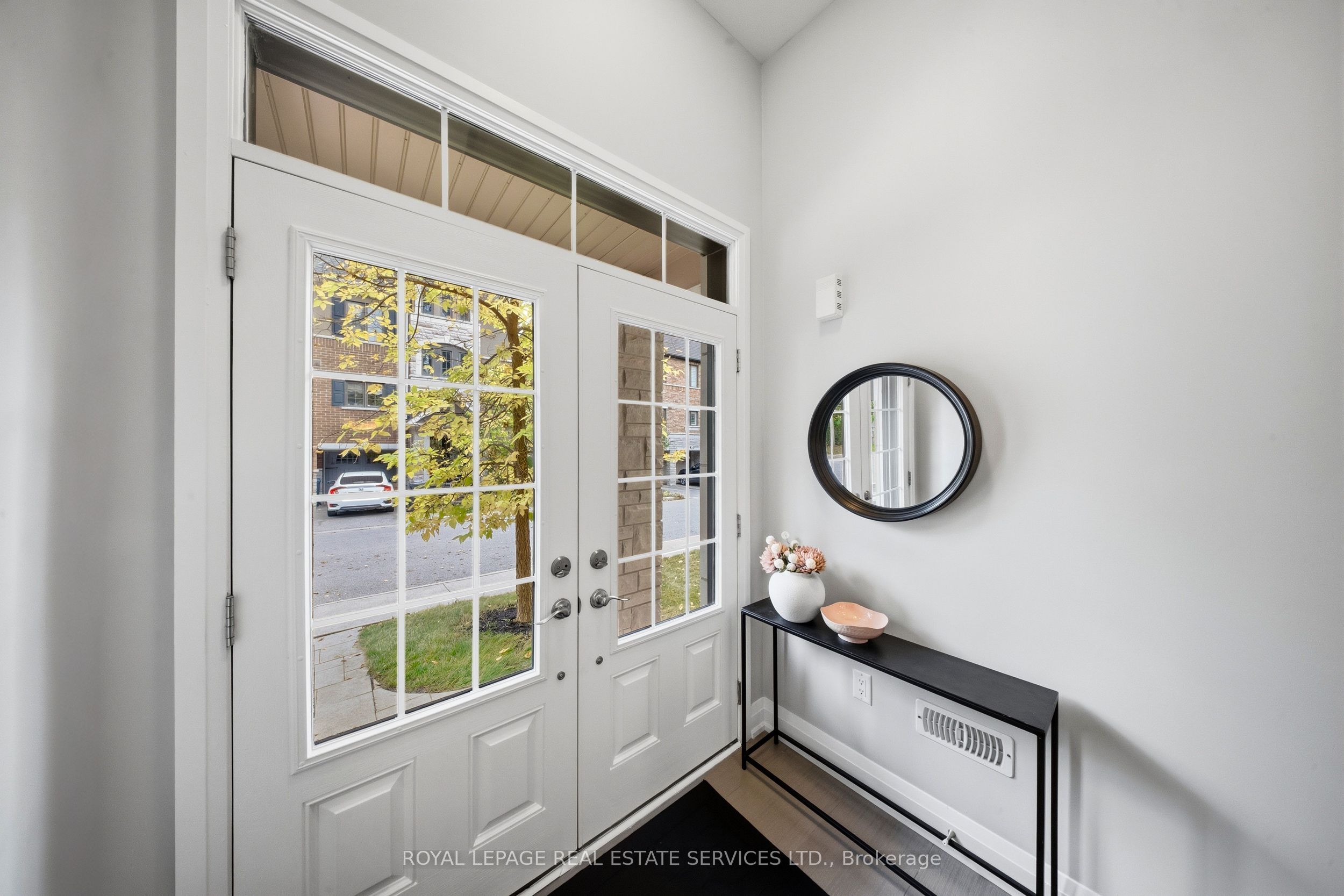 1233 Azinger Lane Property Photo 3