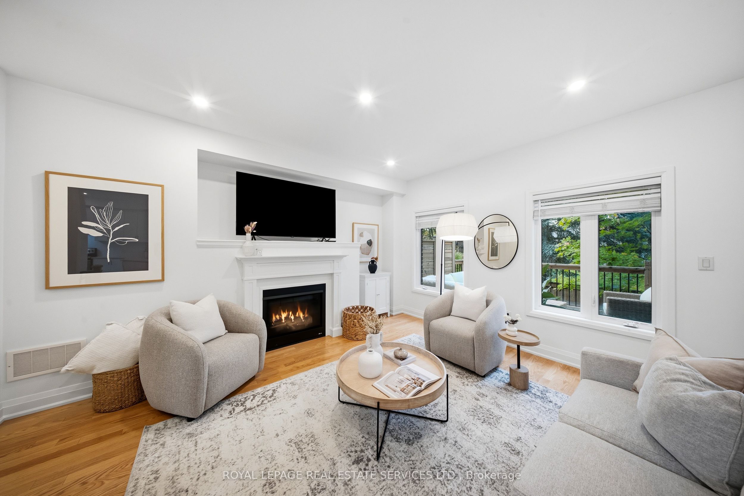 1233 Azinger Lane Property Photo 4
