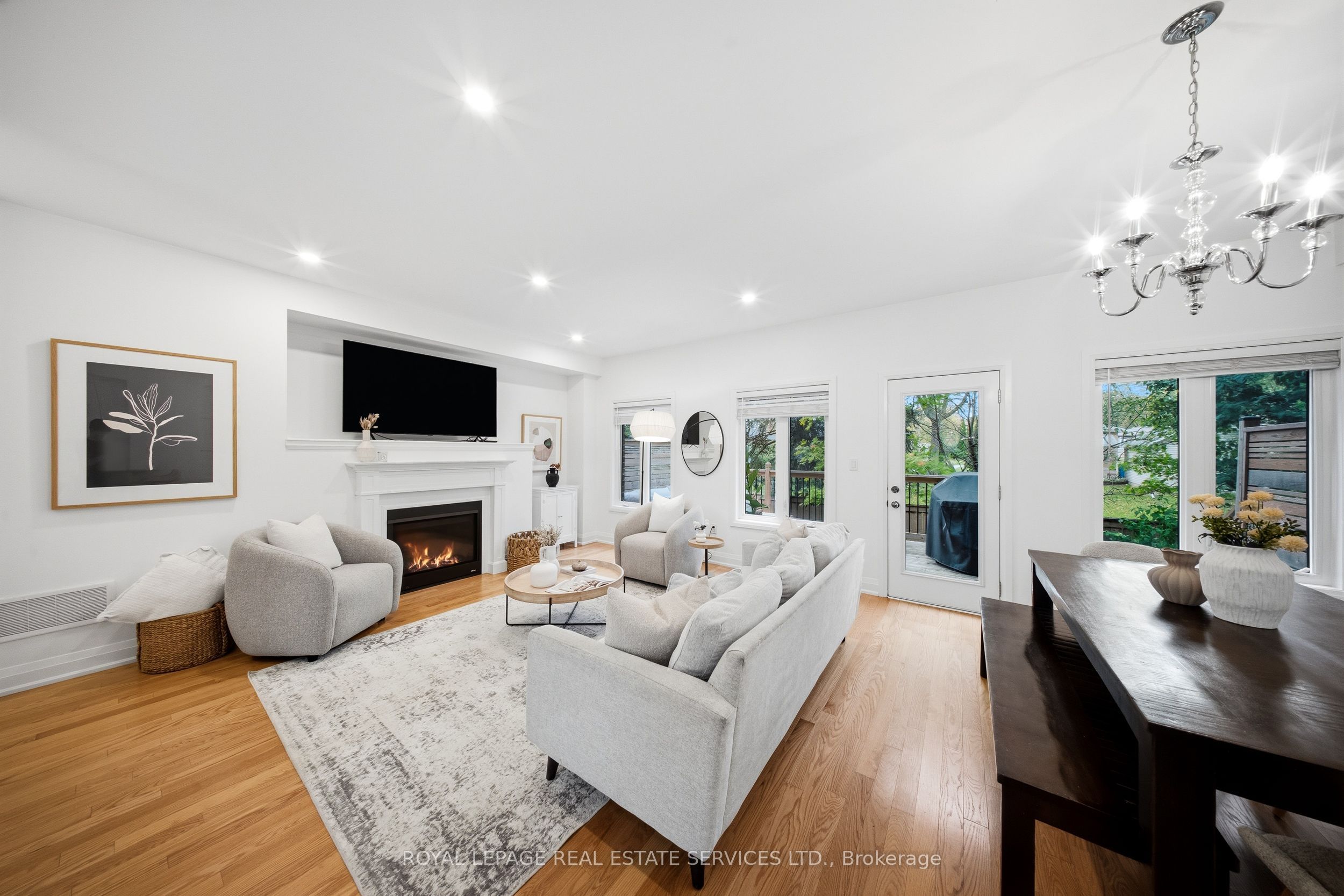 1233 Azinger Lane Property Photo 7