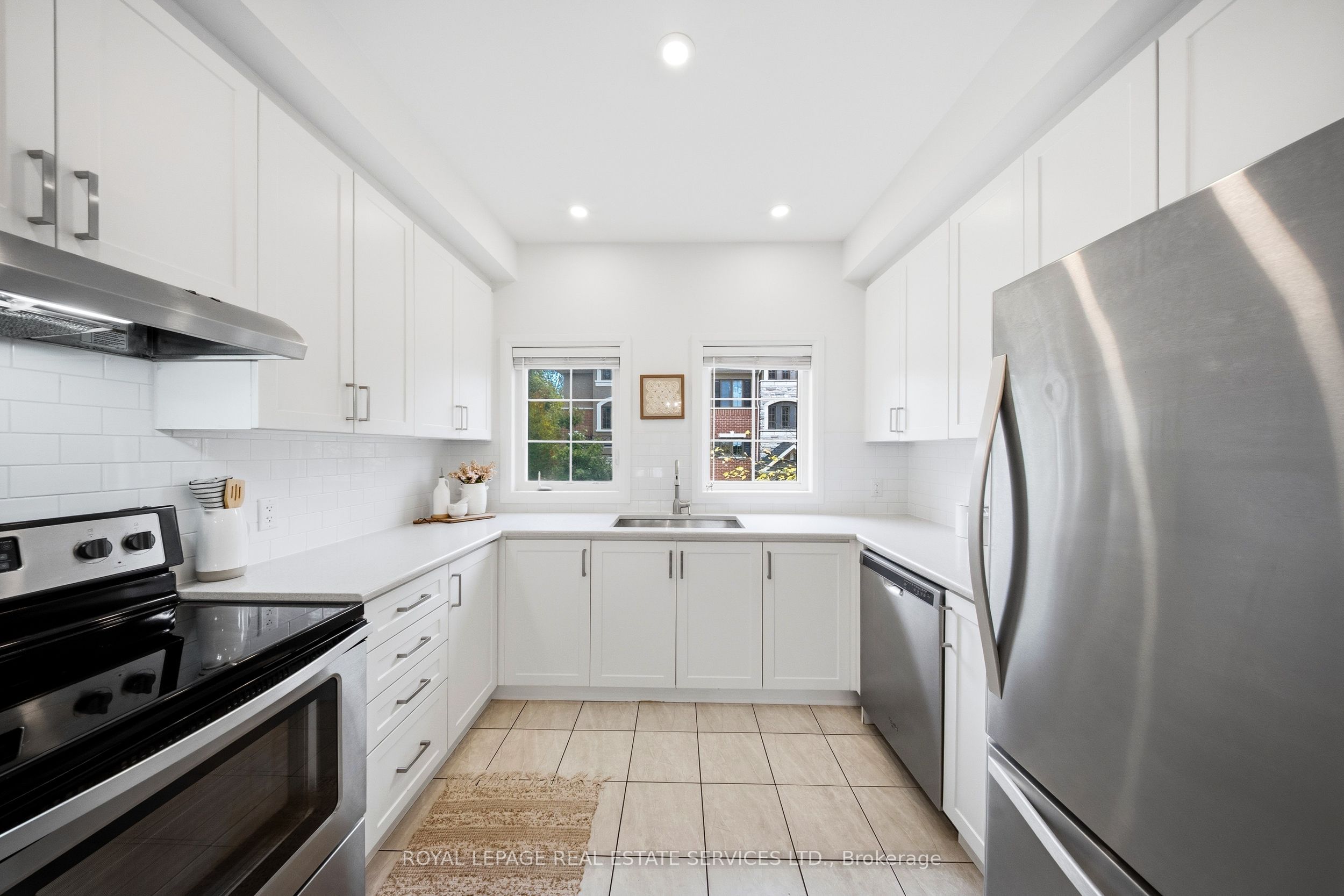 1233 Azinger Lane Property Photo 13