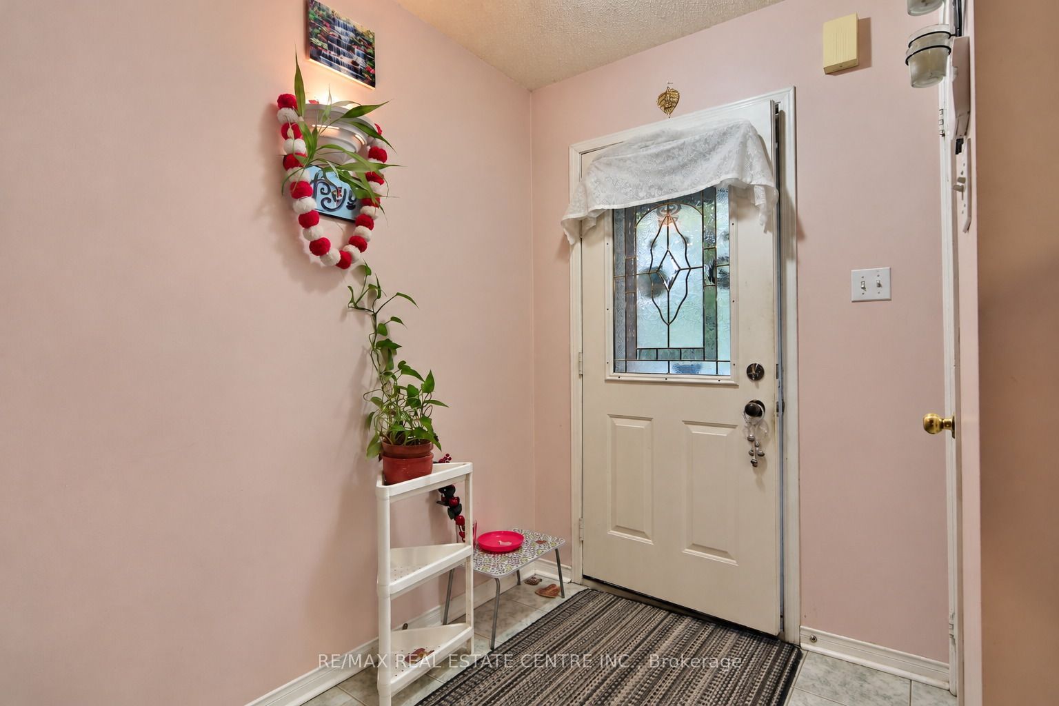 180 Cresthaven Road Property Photo 3