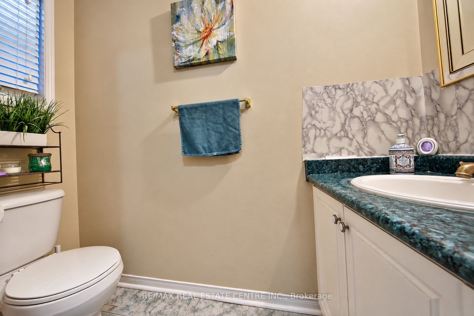 180 Cresthaven Road Property Photo 4
