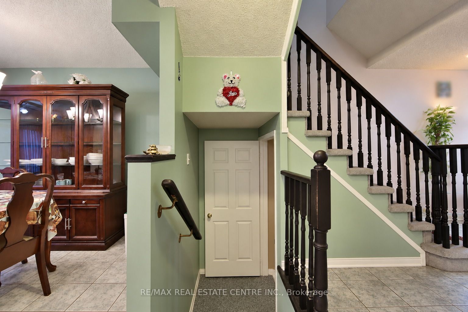 180 Cresthaven Road Property Photo 13