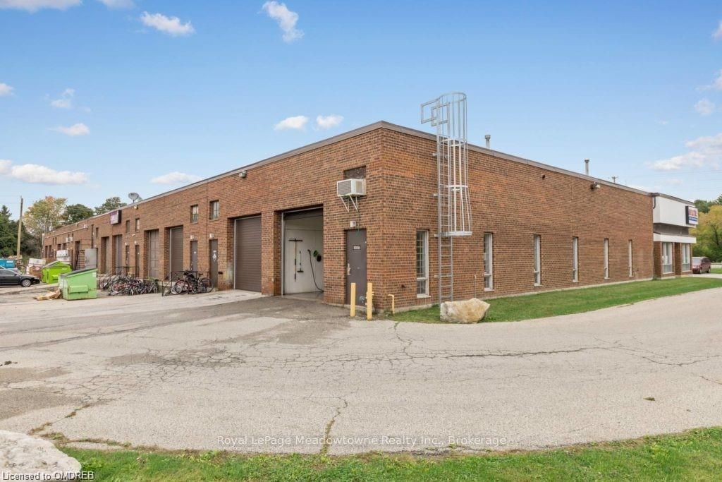 305b Steeles Avenue E 2 Property Photo 2