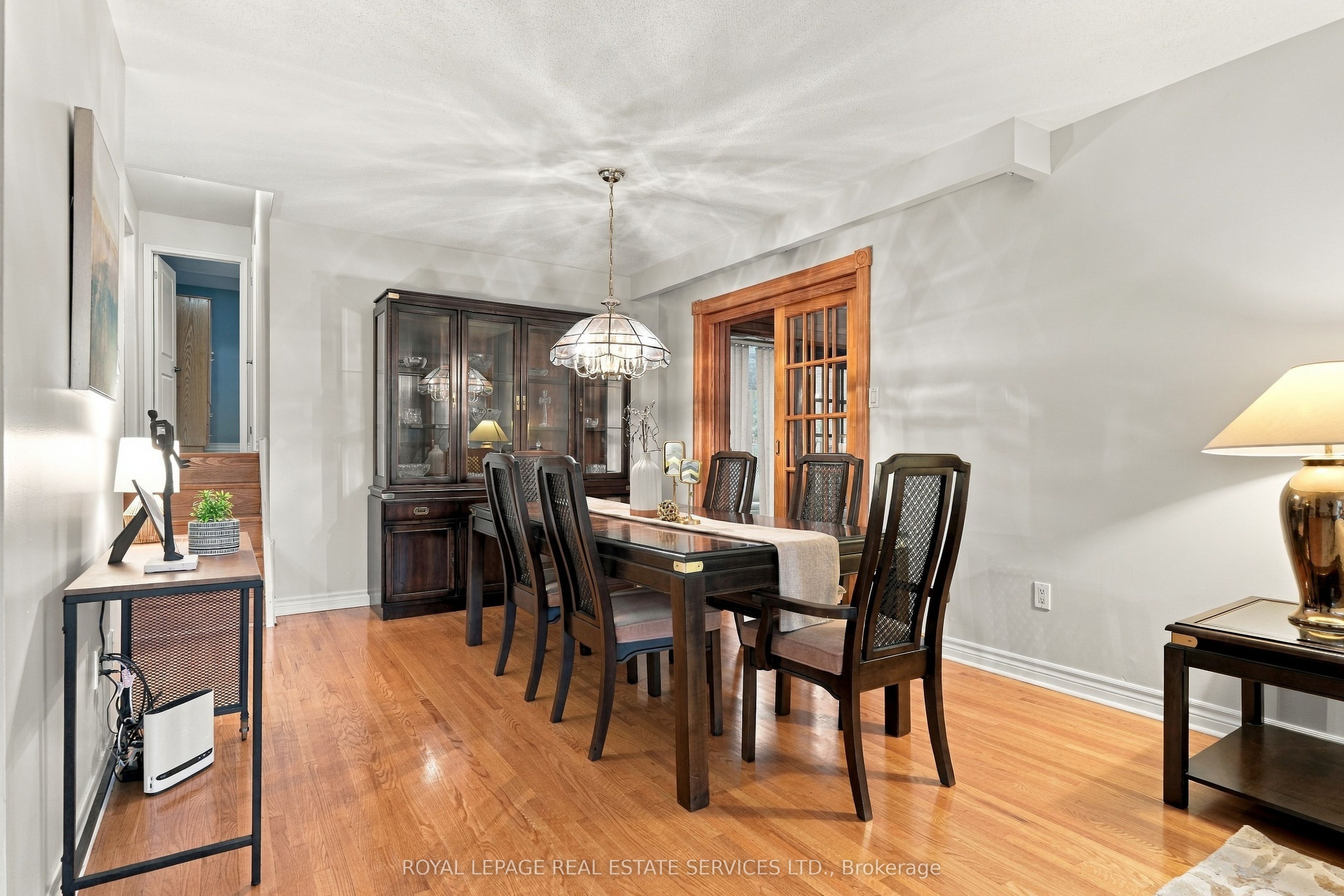 476 Michelle Row Property Photo 6