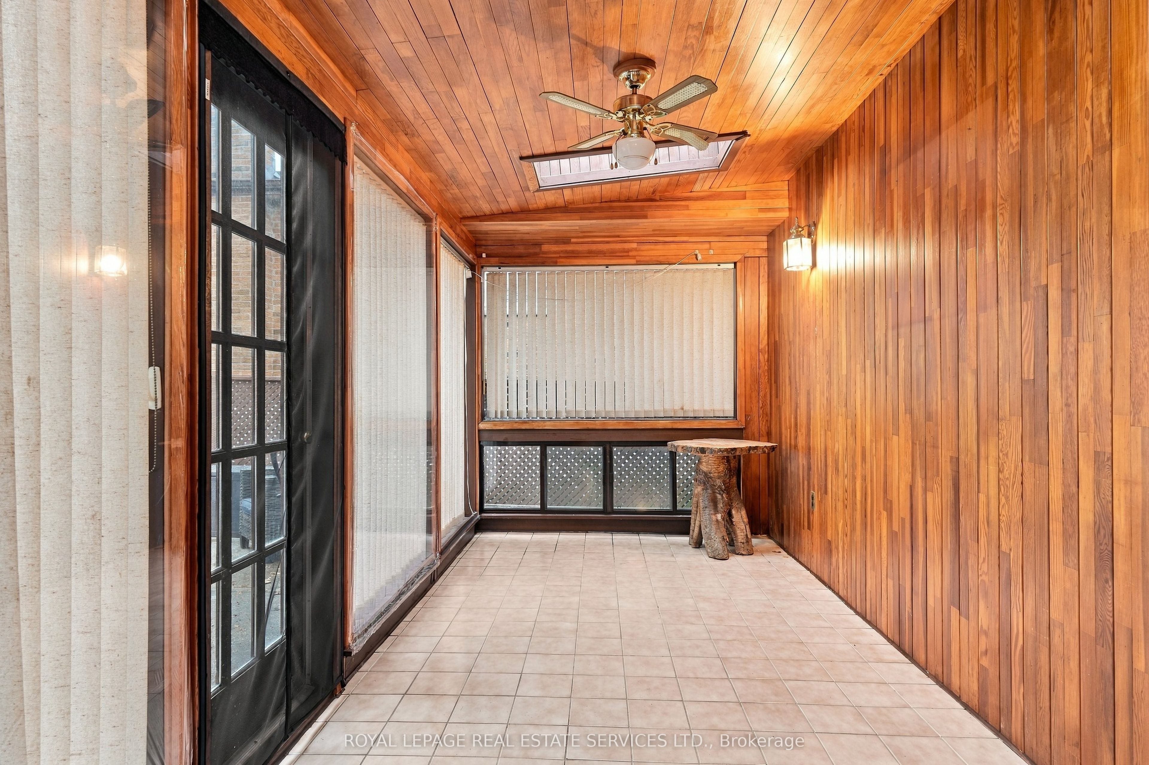 476 Michelle Row Property Photo 7