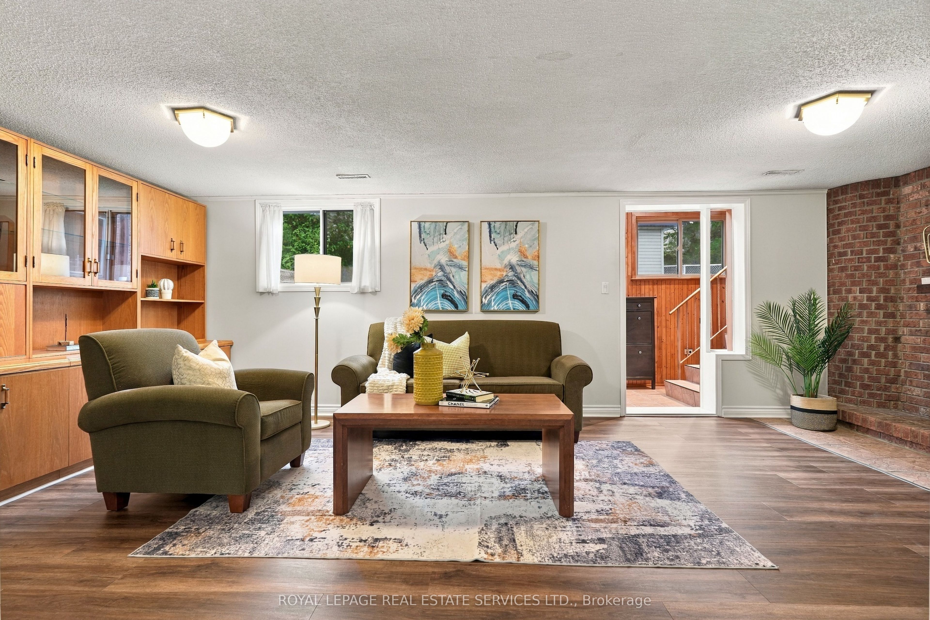 476 Michelle Row Property Photo 14