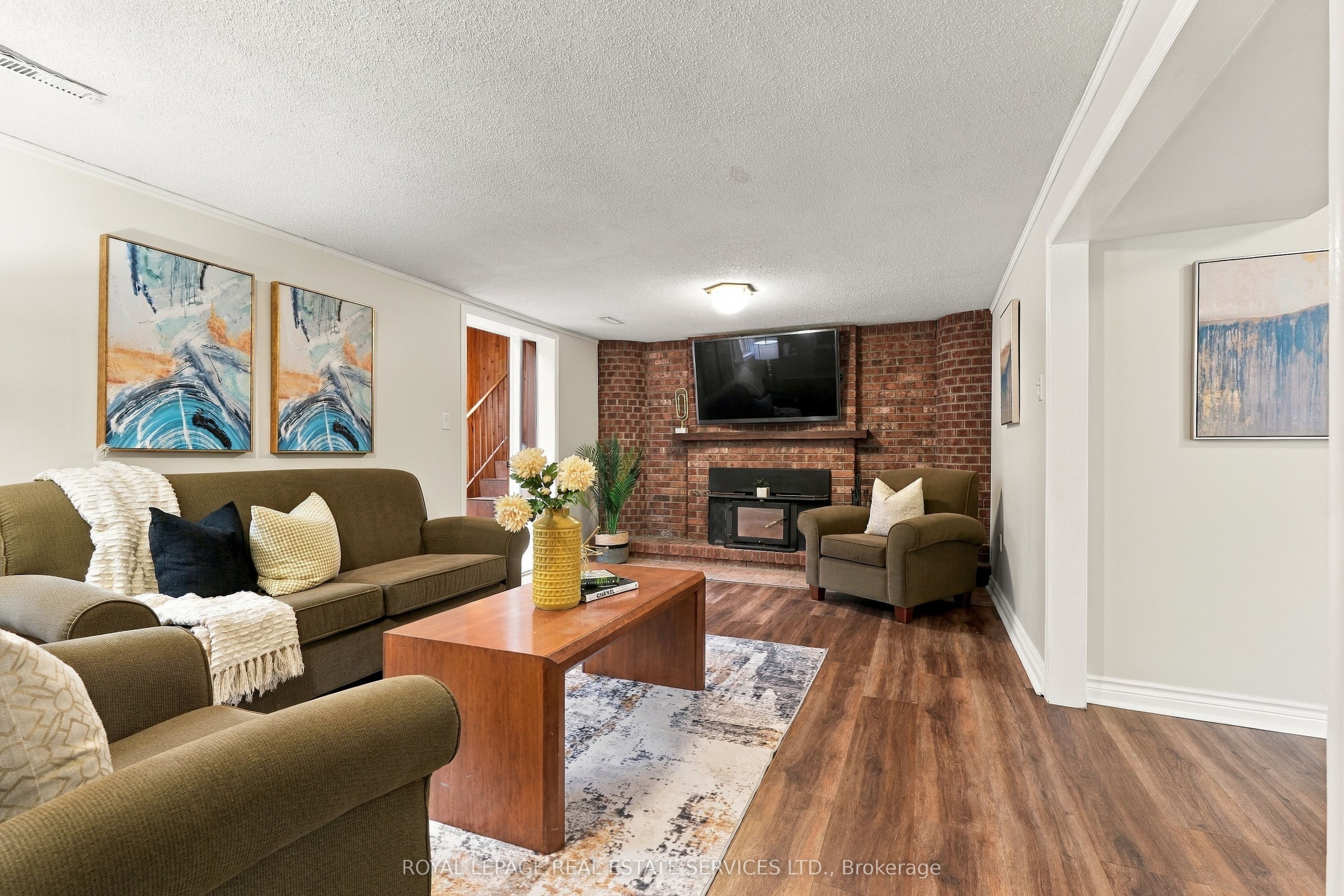 476 Michelle Row Property Photo 15