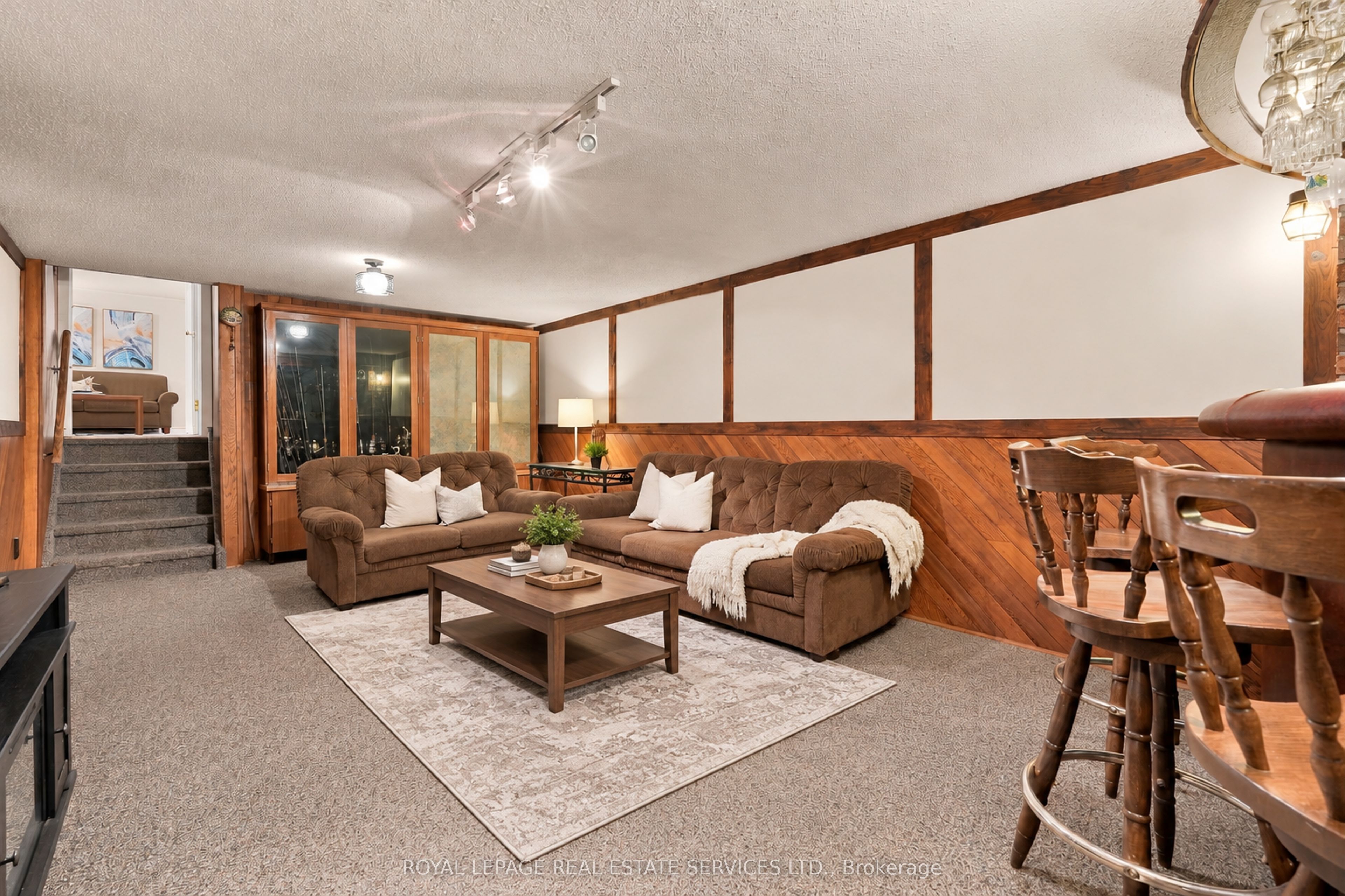 476 Michelle Row Property Photo 21