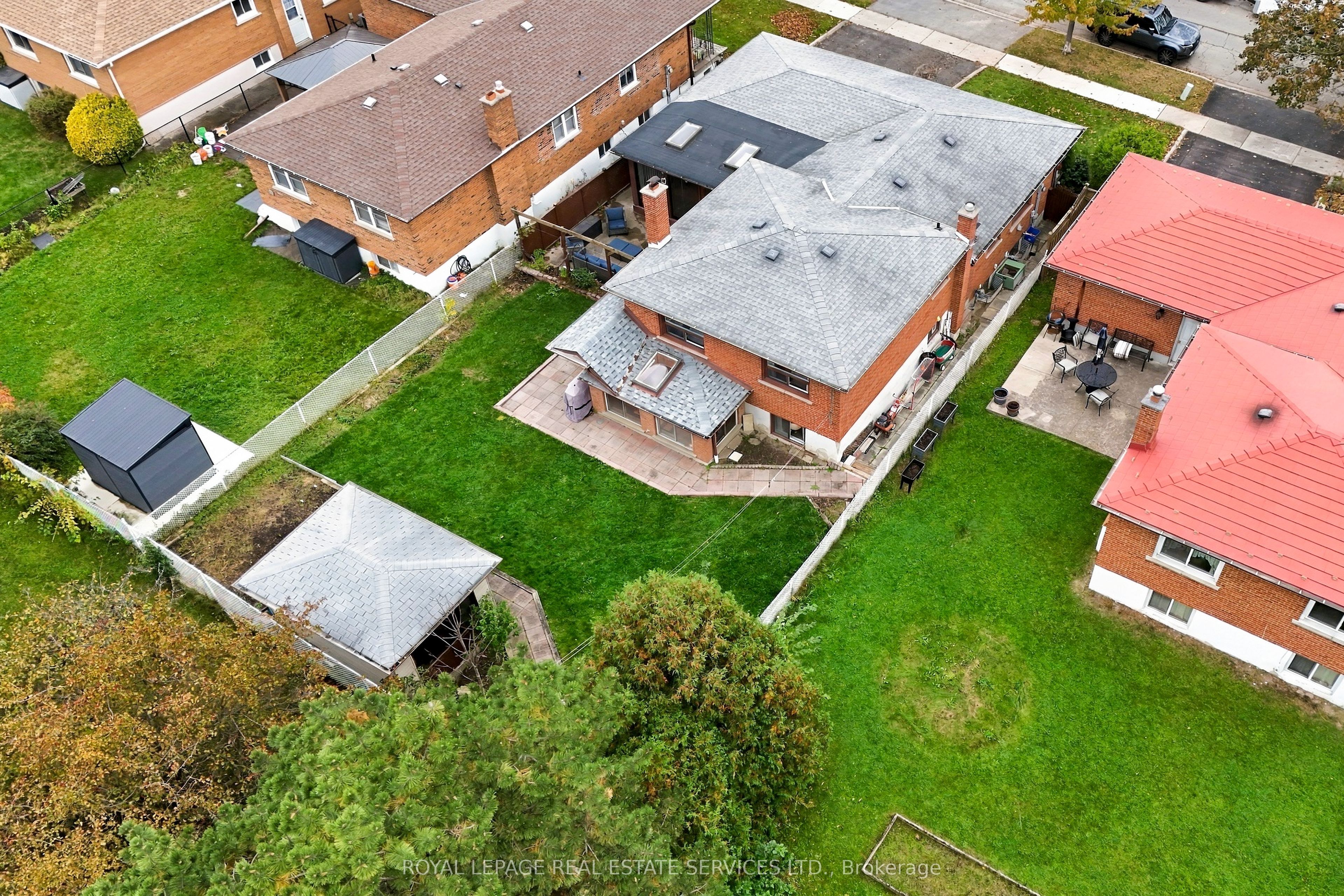 476 Michelle Row Property Photo 28
