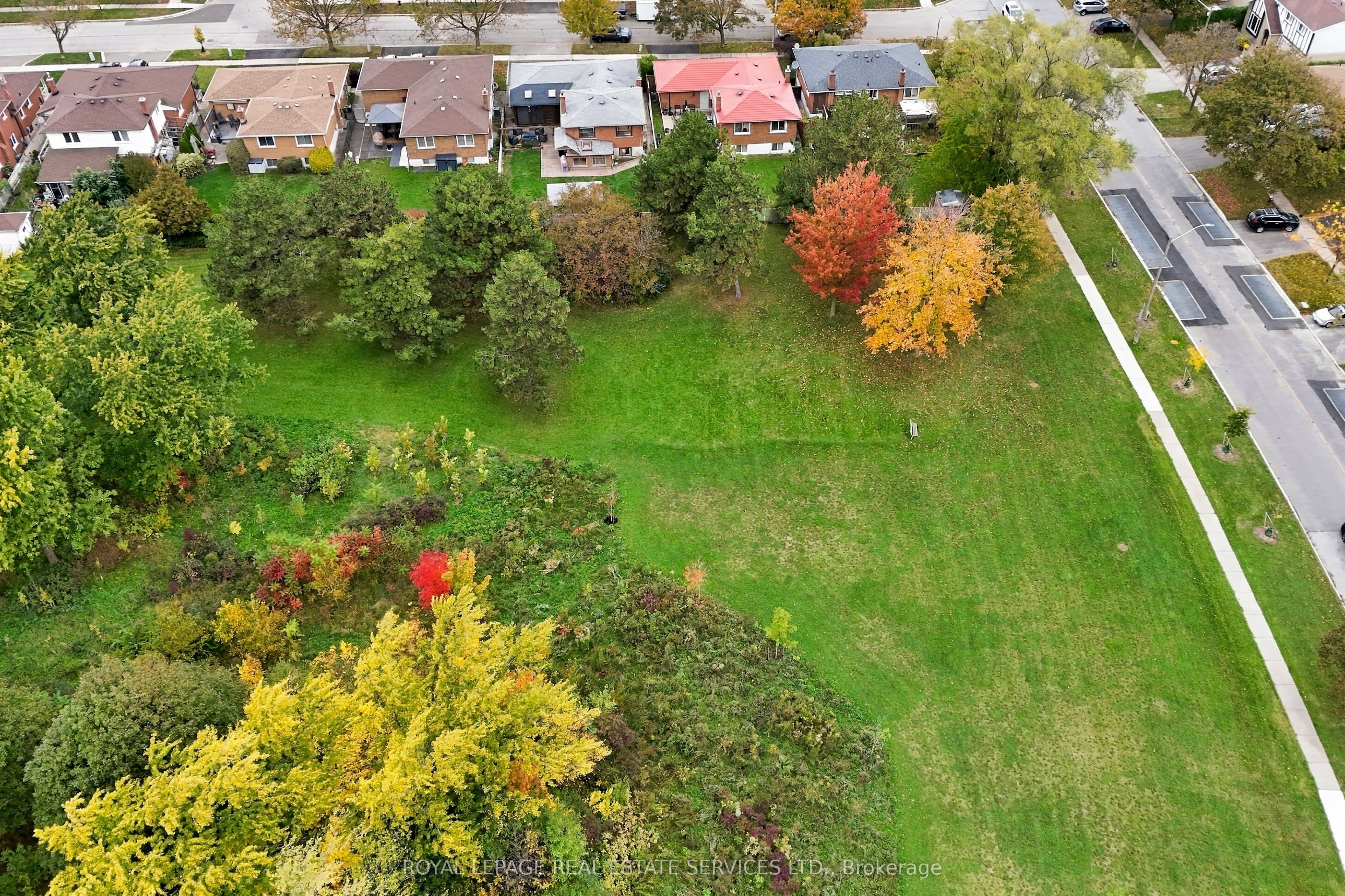 476 Michelle Row Property Photo 29