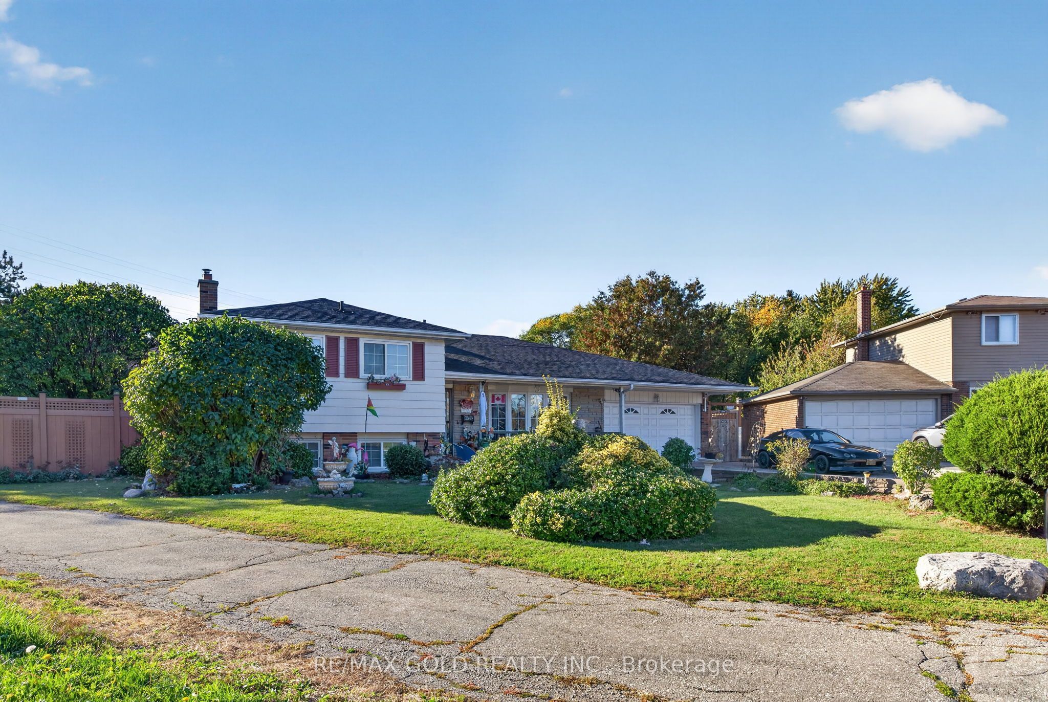 8 Easton Place Property Photo 2