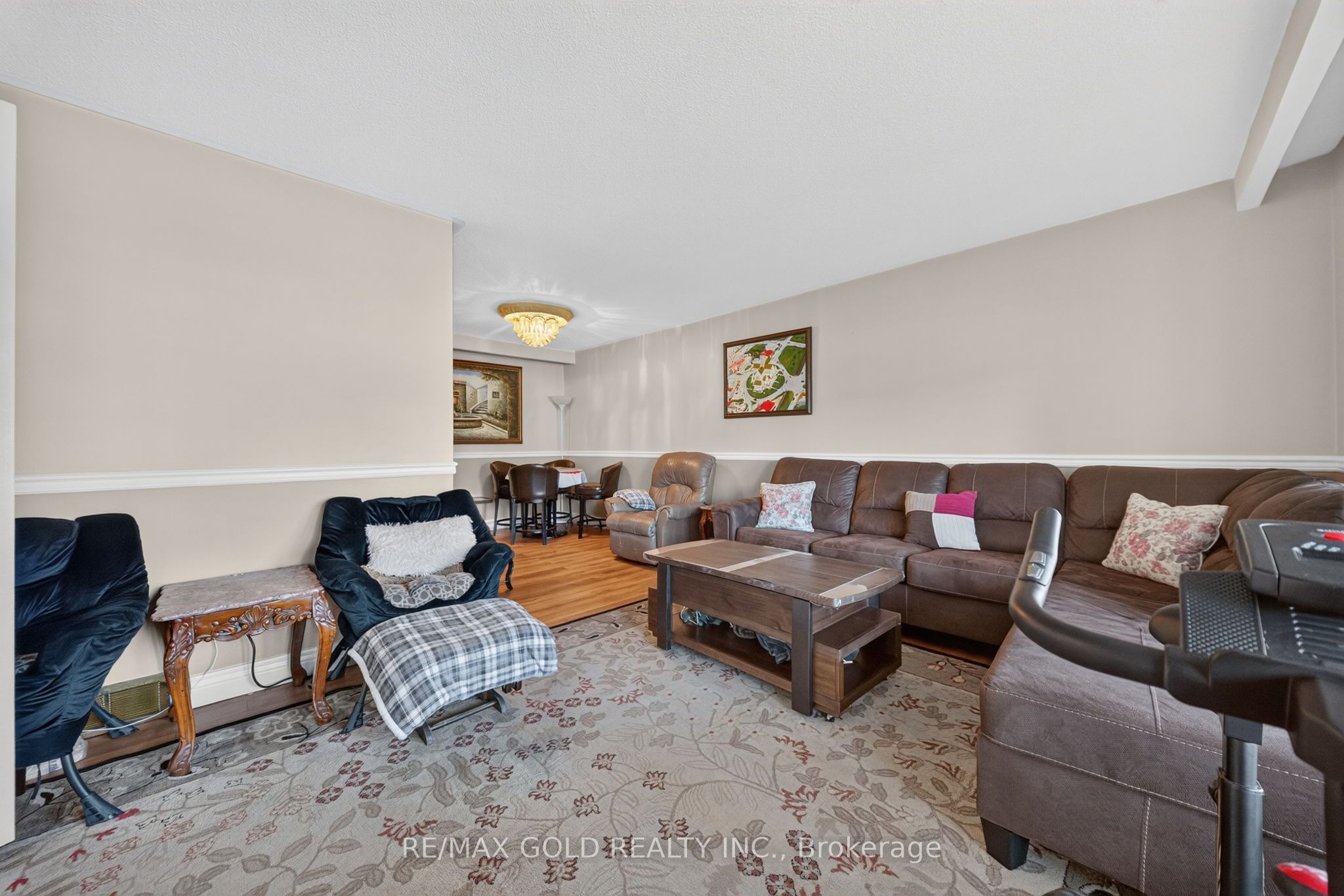 8 Easton Place Property Photo 8