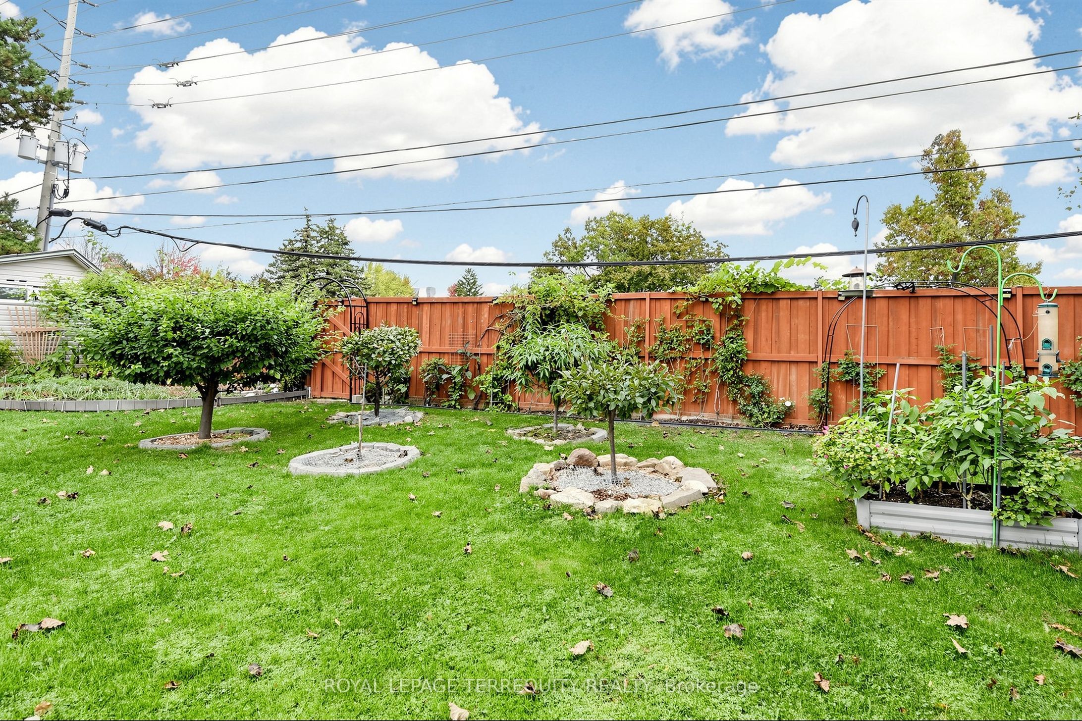 3253 Ibbetson Crescent Property Photo 31