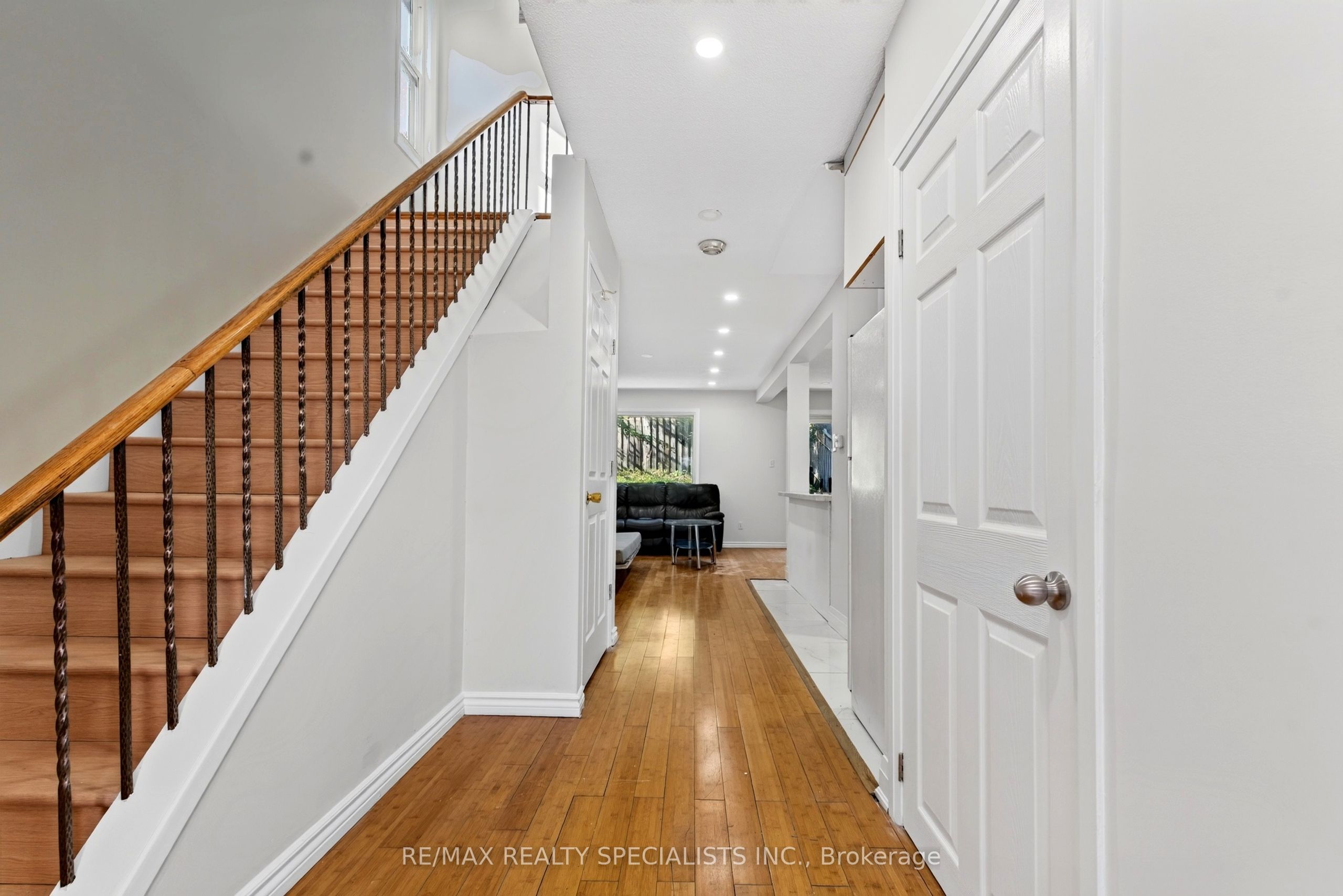 4134 Clevedon Drive Property Photo 6