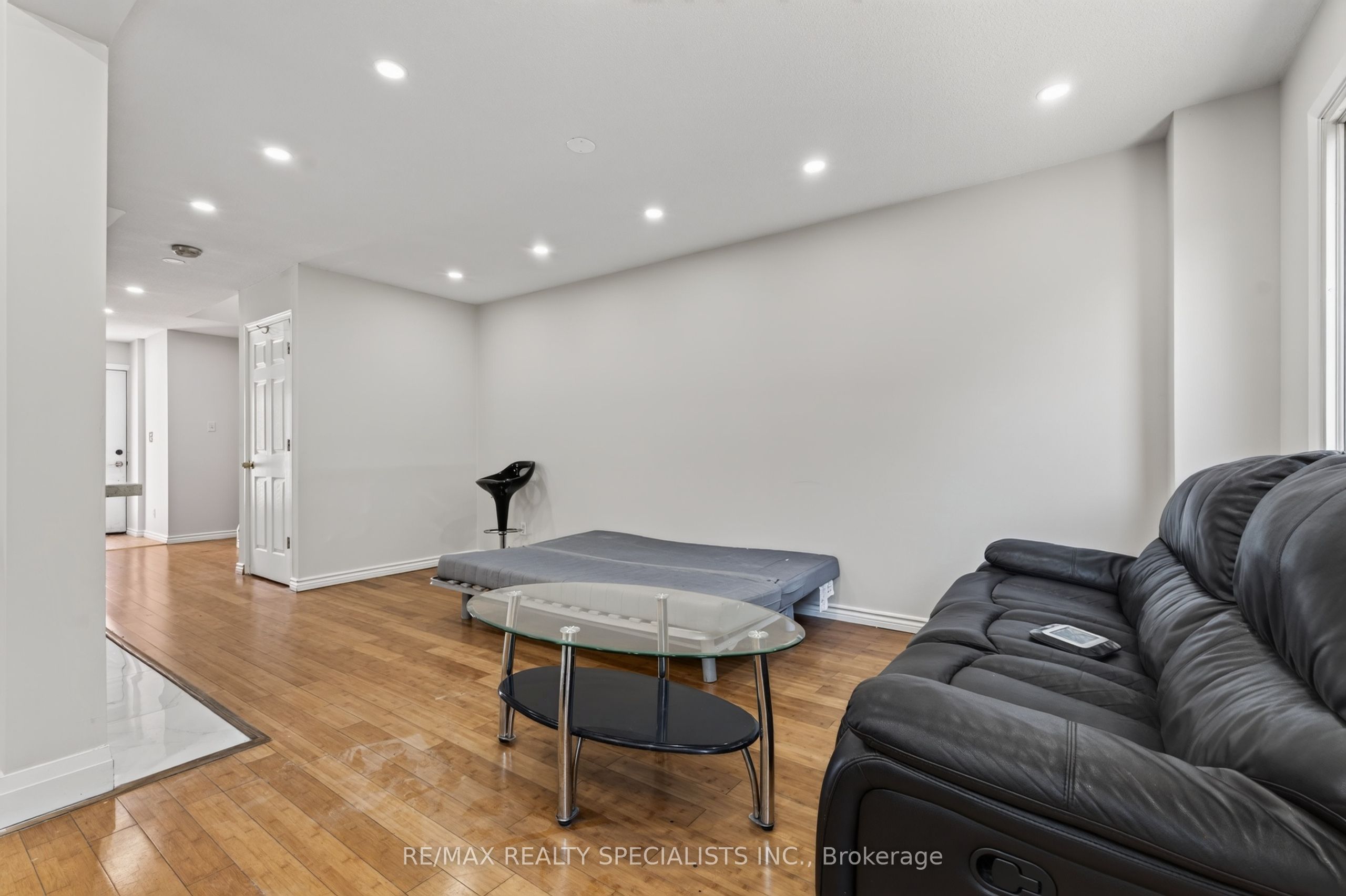 4134 Clevedon Drive Property Photo 16