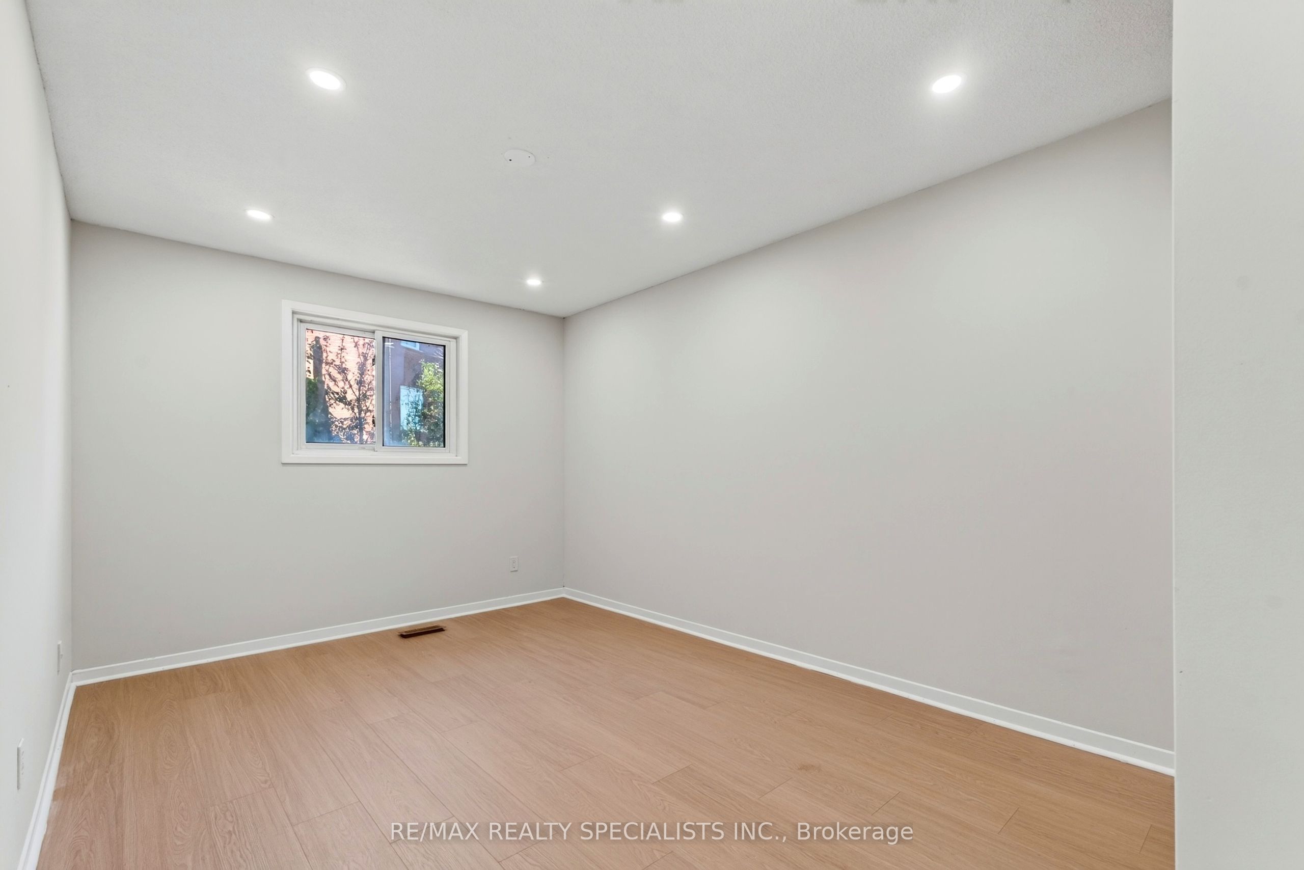 4134 Clevedon Drive Property Photo 24