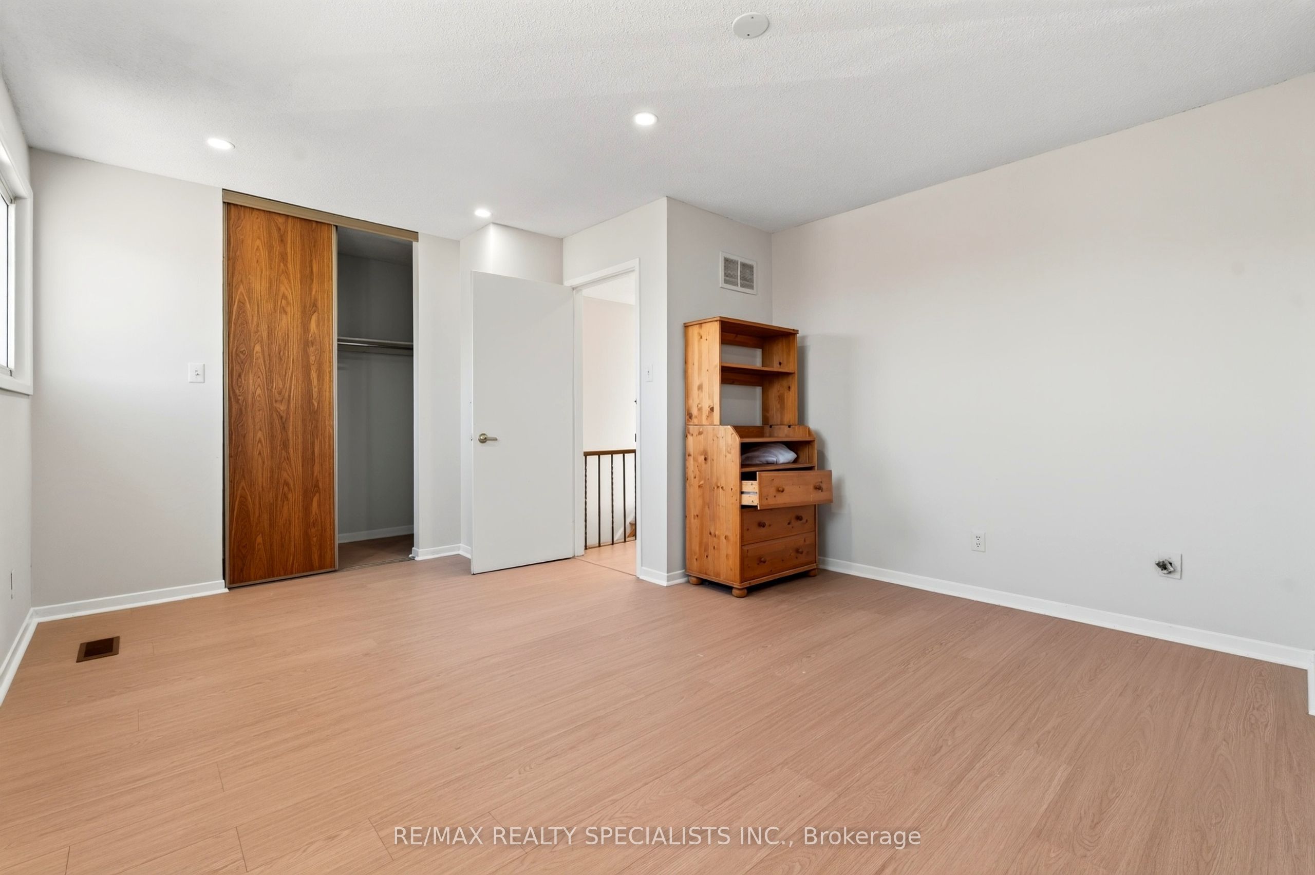 4134 Clevedon Drive Property Photo 31