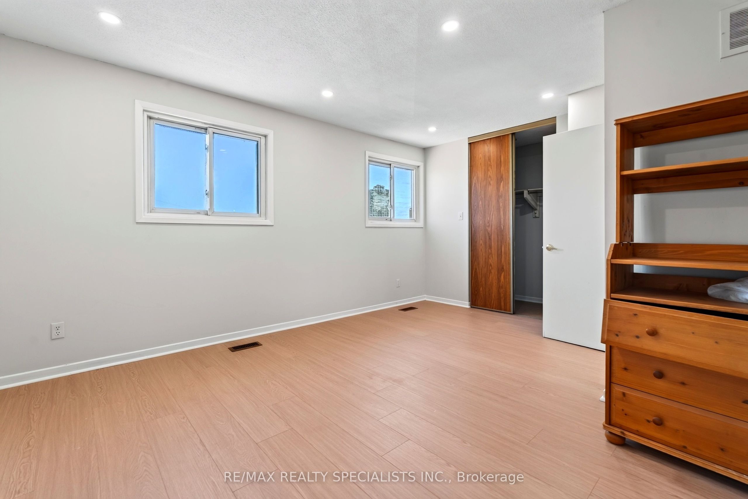 4134 Clevedon Drive Property Photo 32