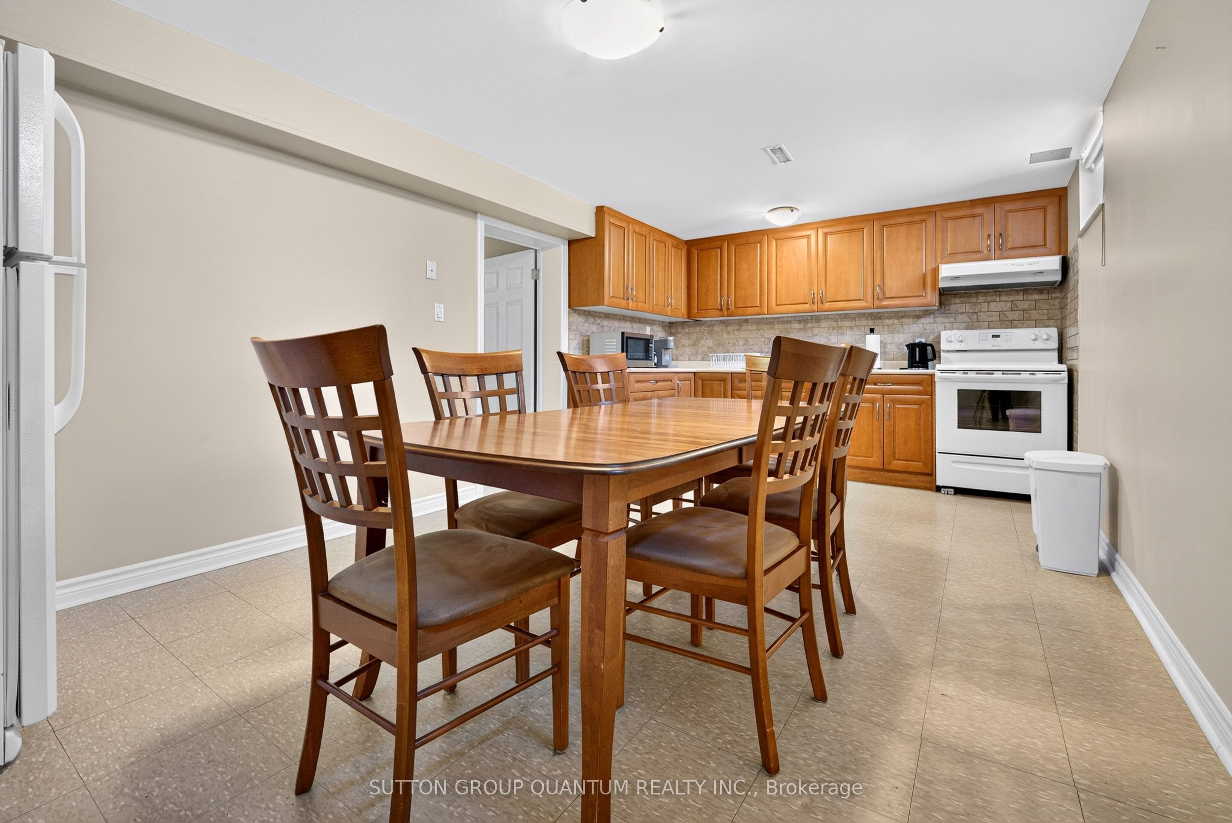 1016 East Avenue Property Photo 23