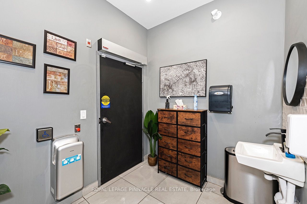 3700 Eglinton Avenue W 63 Property Photo 23