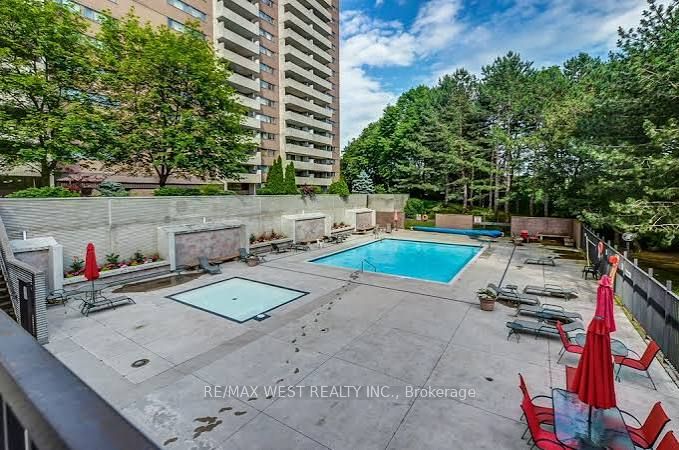 250 Scarlett Road 802 Property Photo 27
