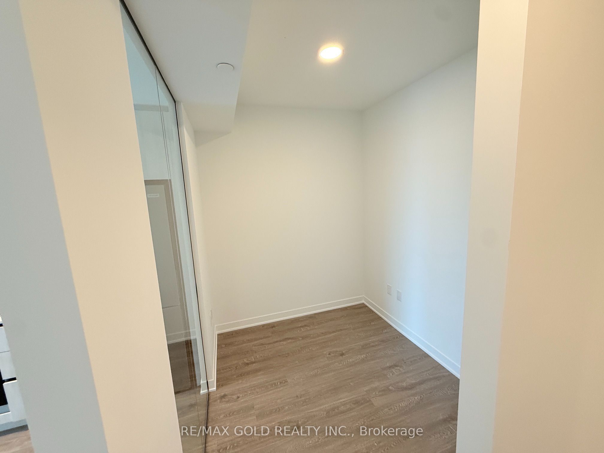 2495 Eglinton Avenue 1407 Property Photo 6