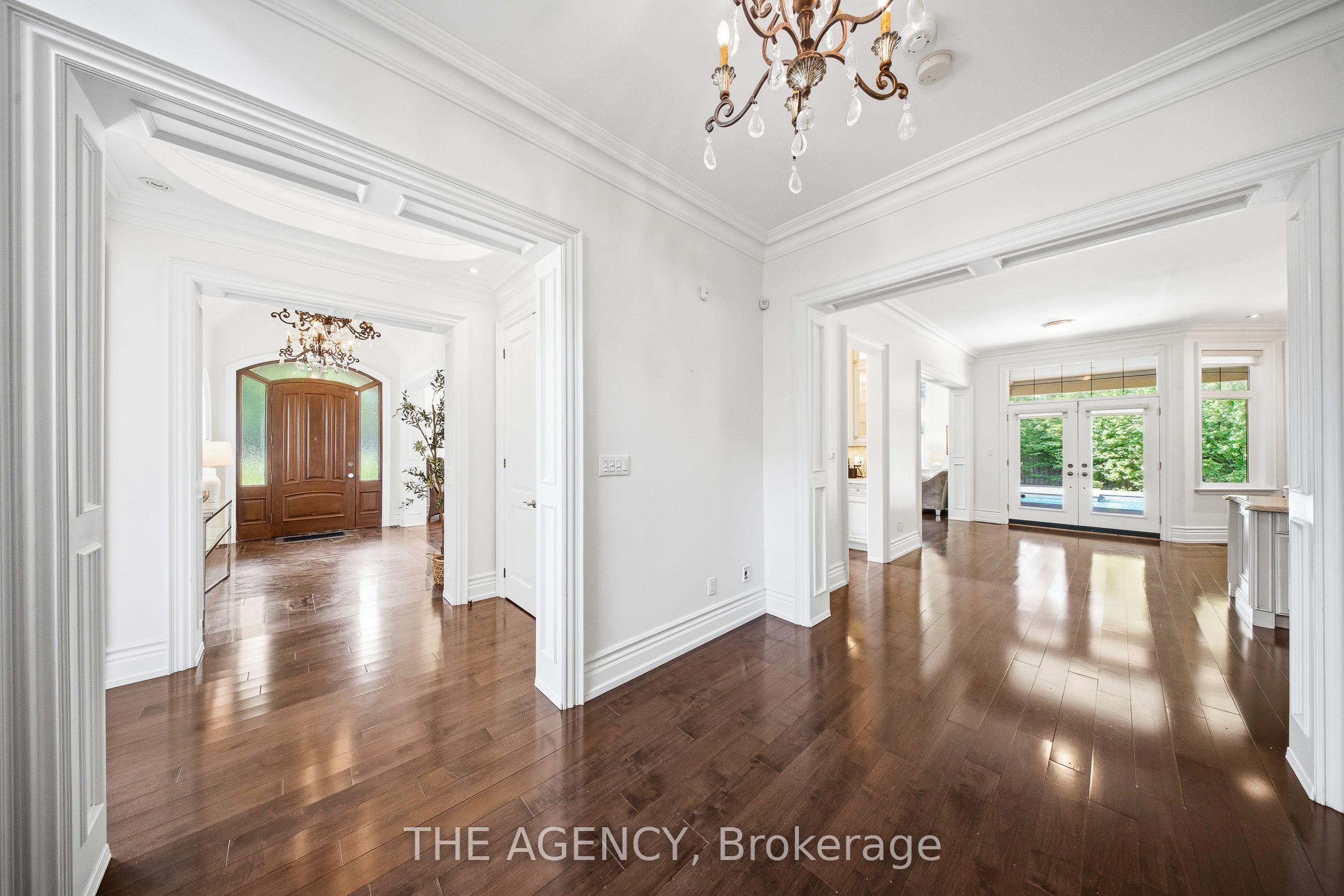 1098 Lakeshore Road W Property Photo 8