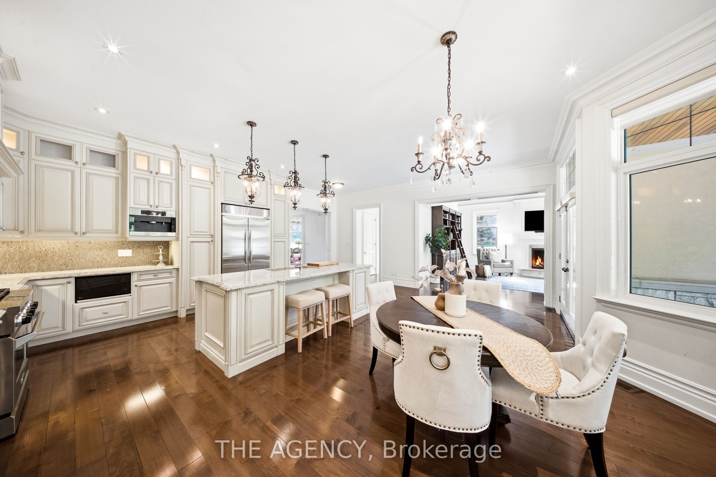 1098 Lakeshore Road W Property Photo 11