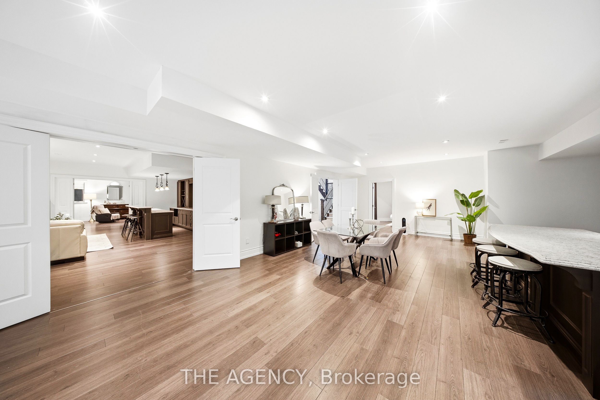 1098 Lakeshore Road W Property Photo 29