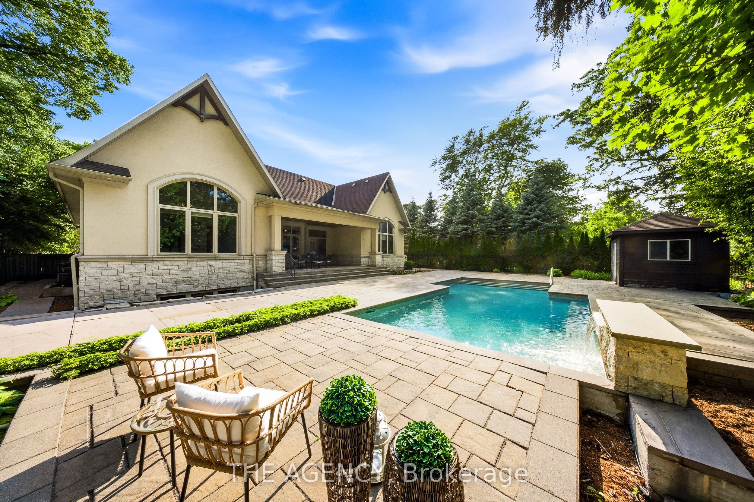1098 Lakeshore Road W Property Photo 41