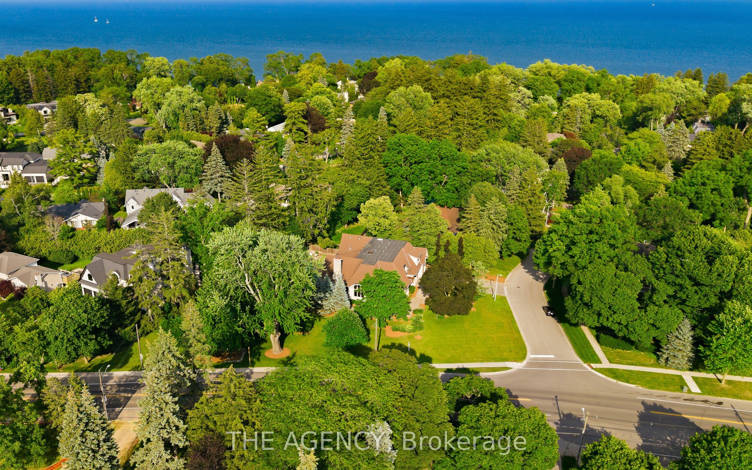 1098 Lakeshore Road W Property Photo 46