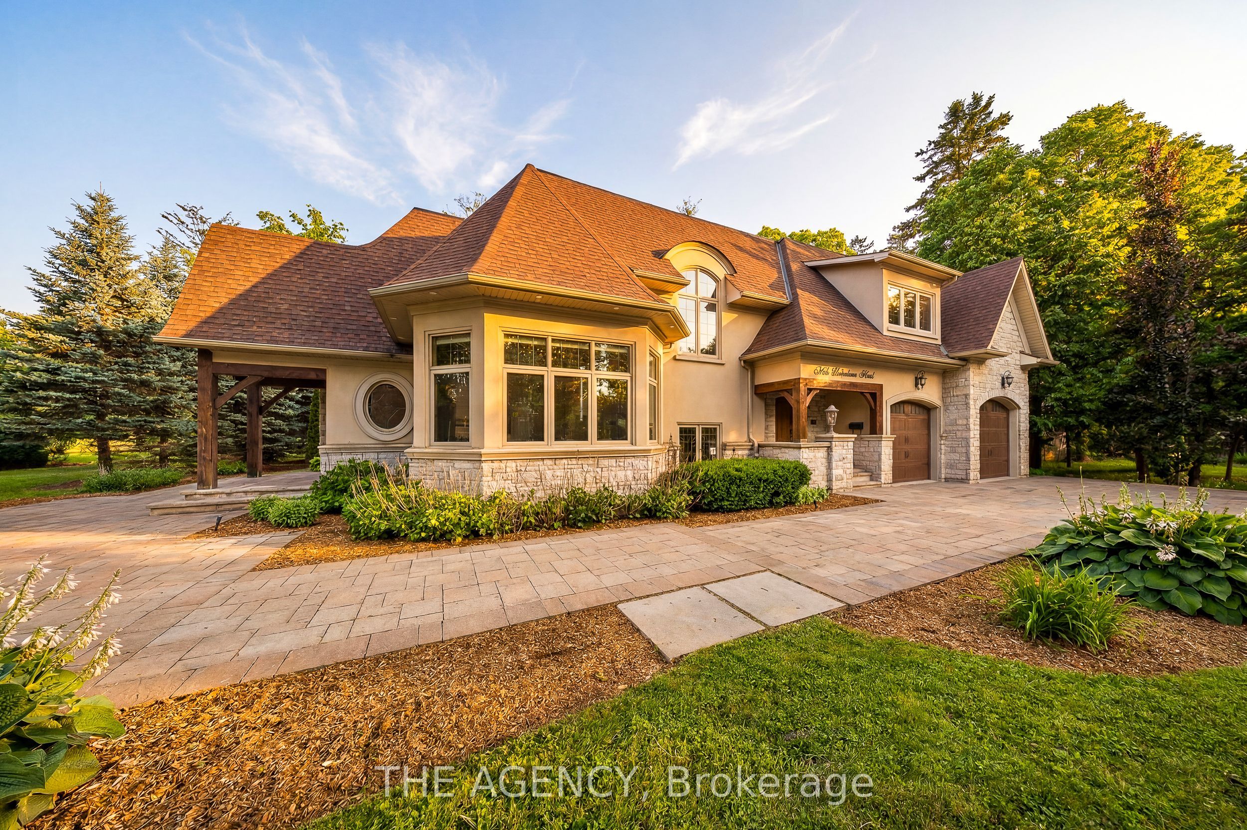 1098 Lakeshore Road W Property Photo 47