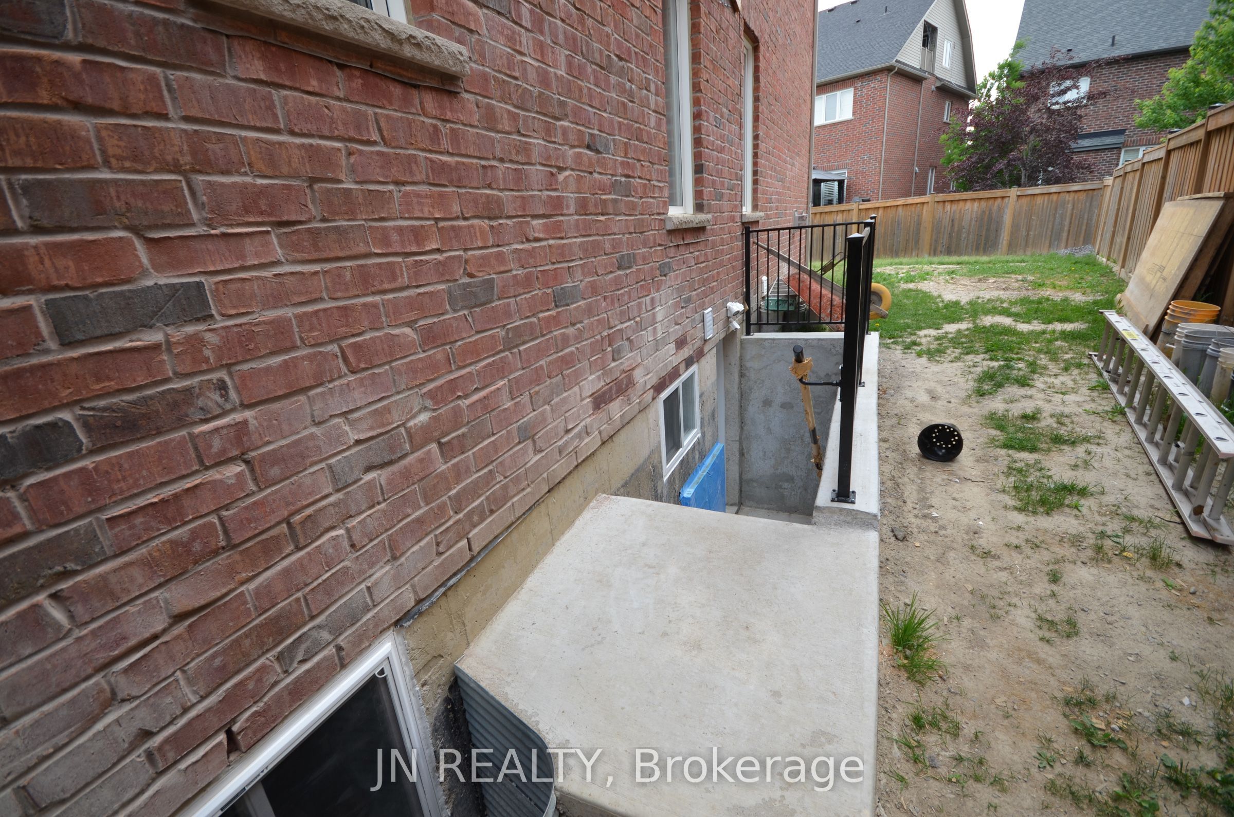 34 Mcechearn Crescent Lower Property Photo 2