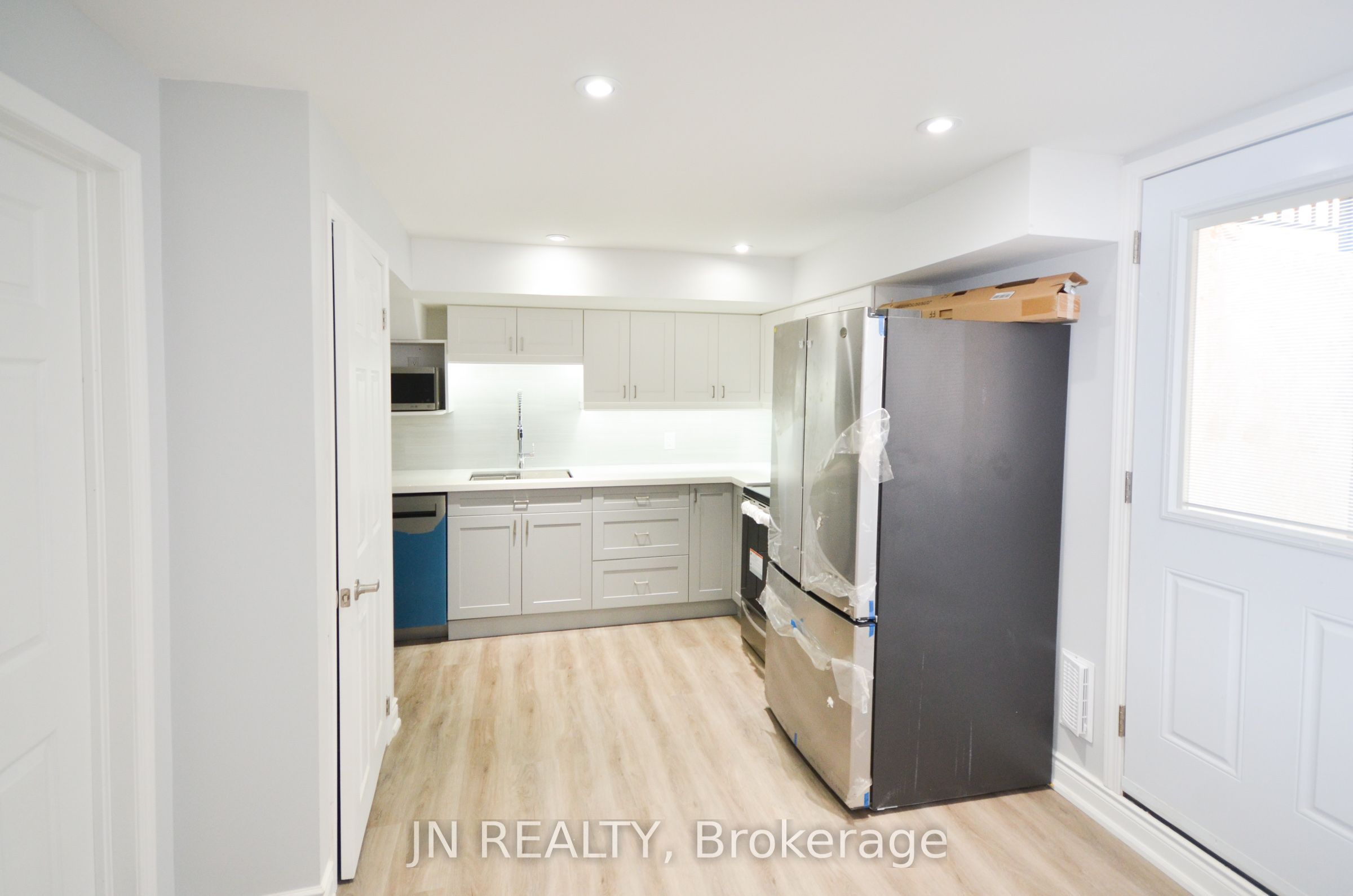 34 Mcechearn Crescent Lower Property Photo 4