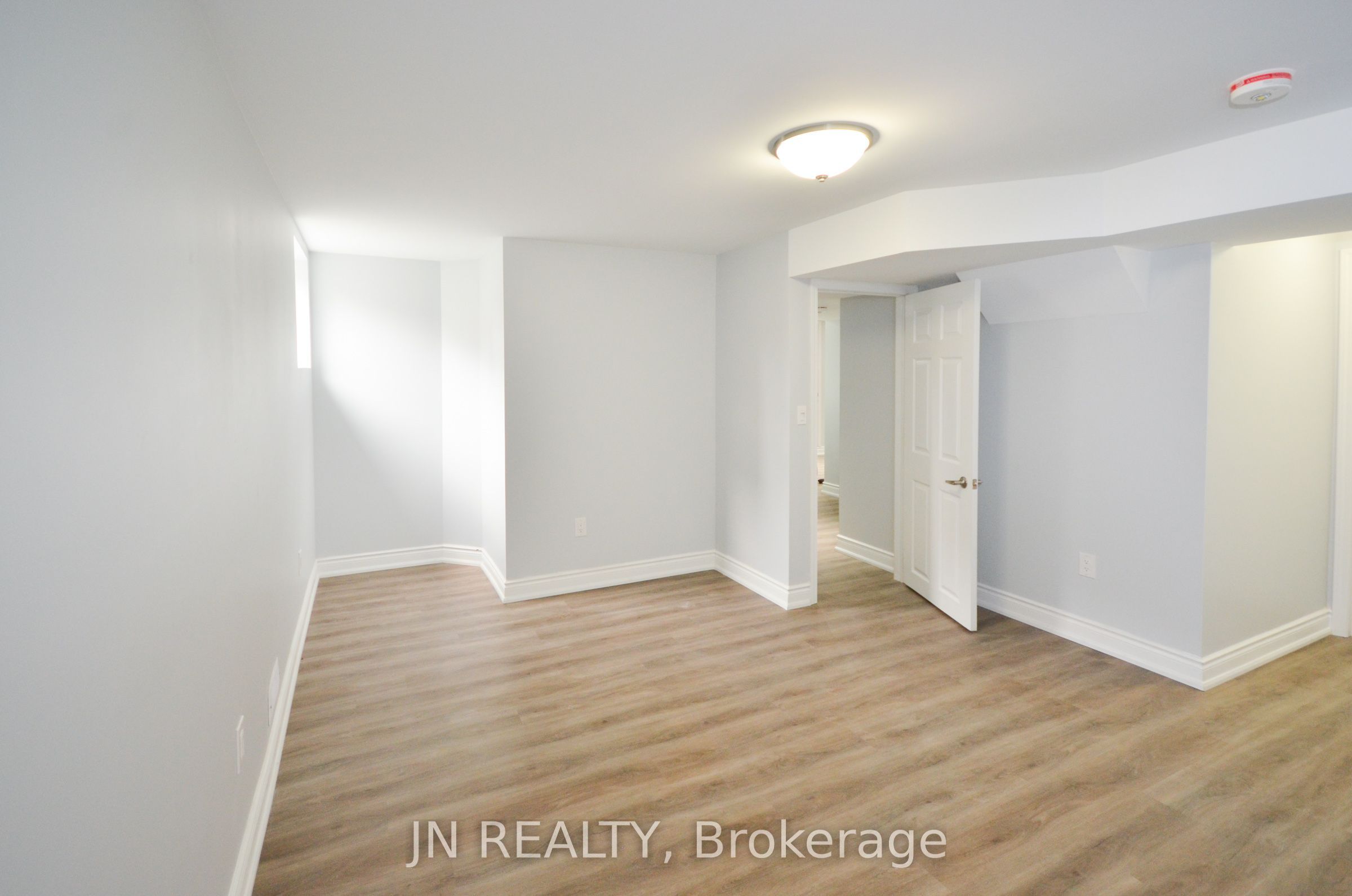 34 Mcechearn Crescent Lower Property Photo 12