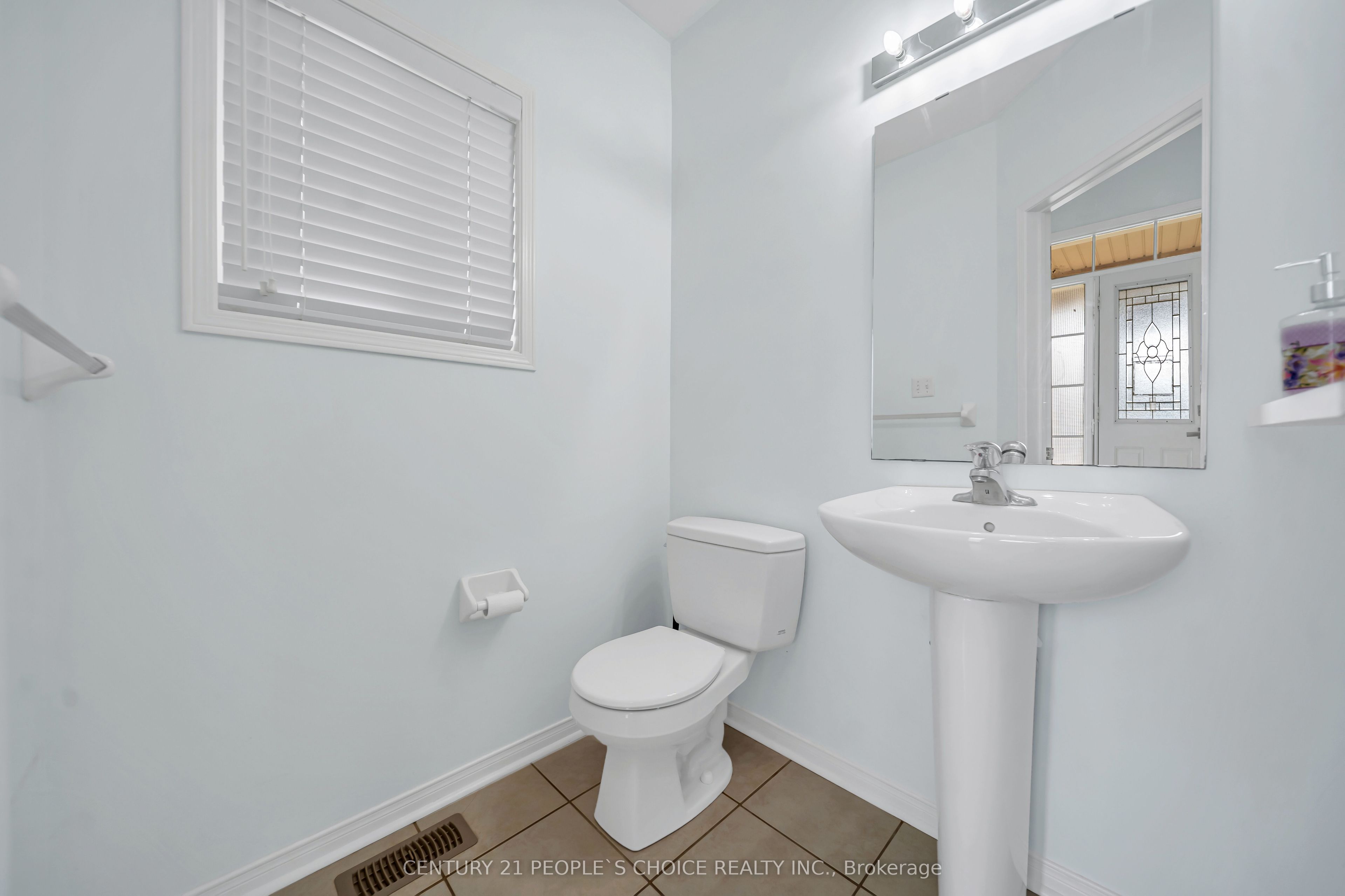 73 Crown Victoria Drive Property Photo 5