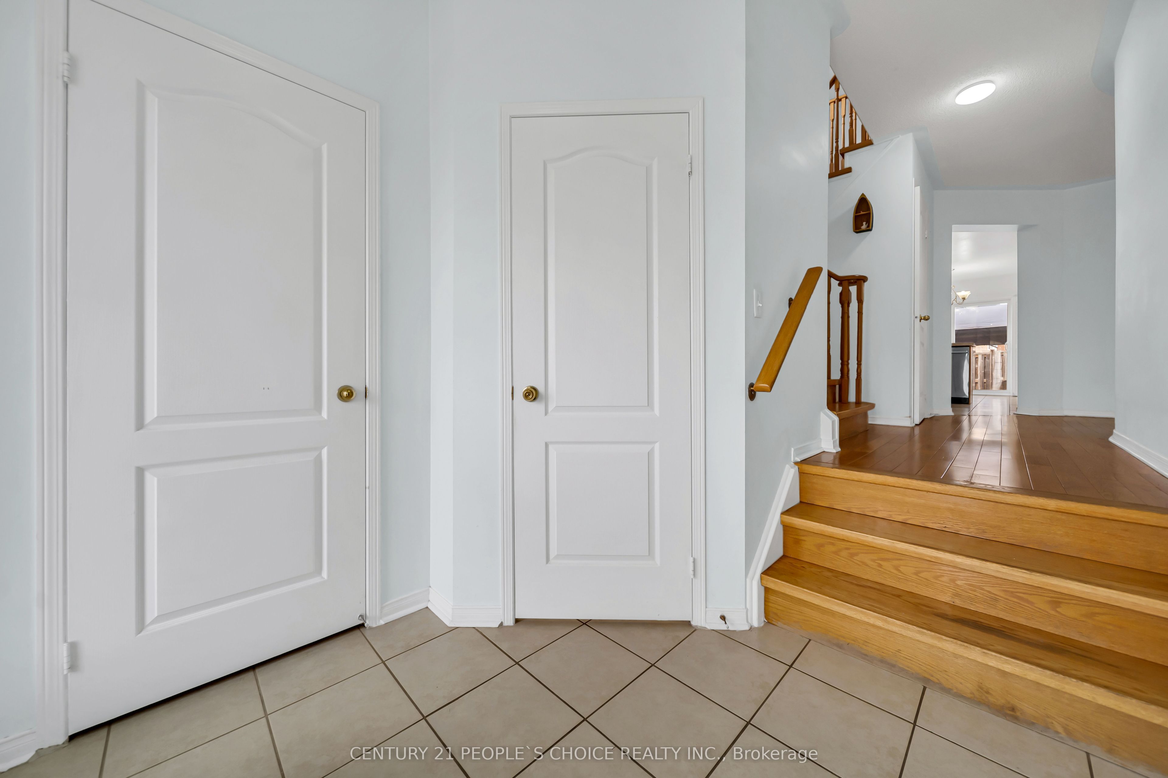 73 Crown Victoria Drive Property Photo 6