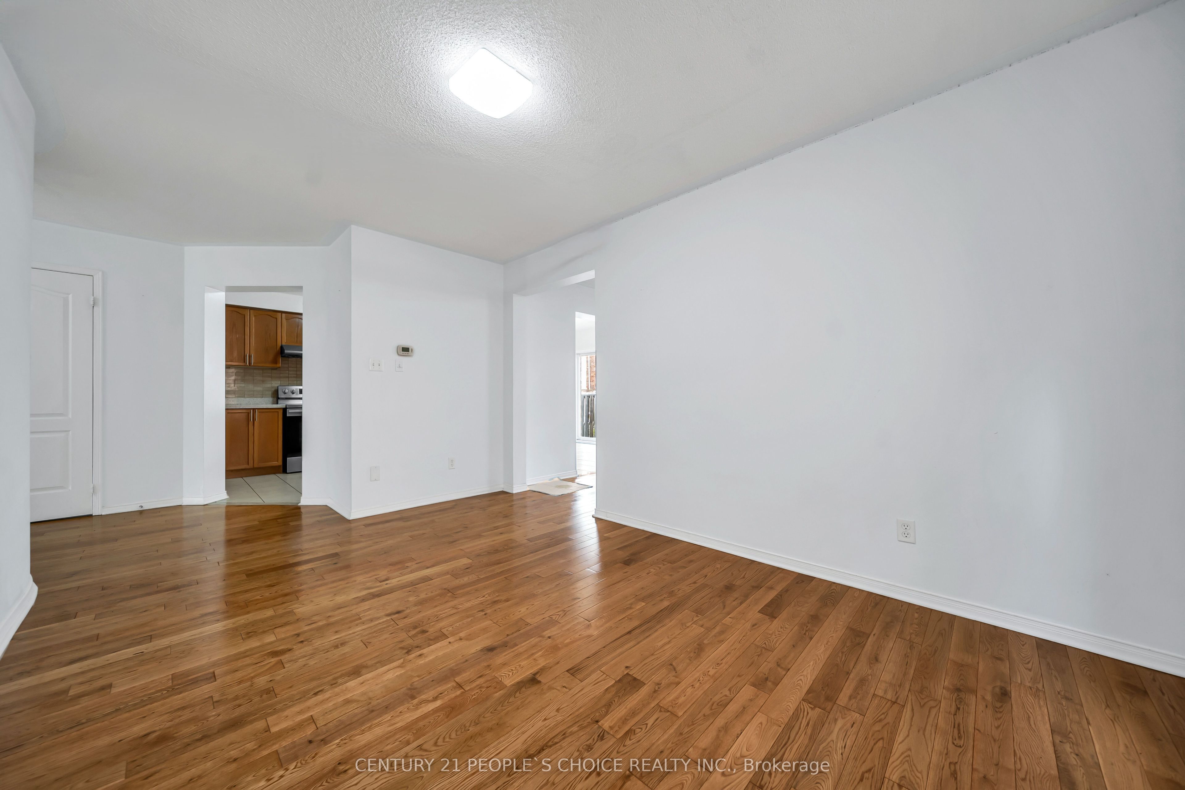 73 Crown Victoria Drive Property Photo 12