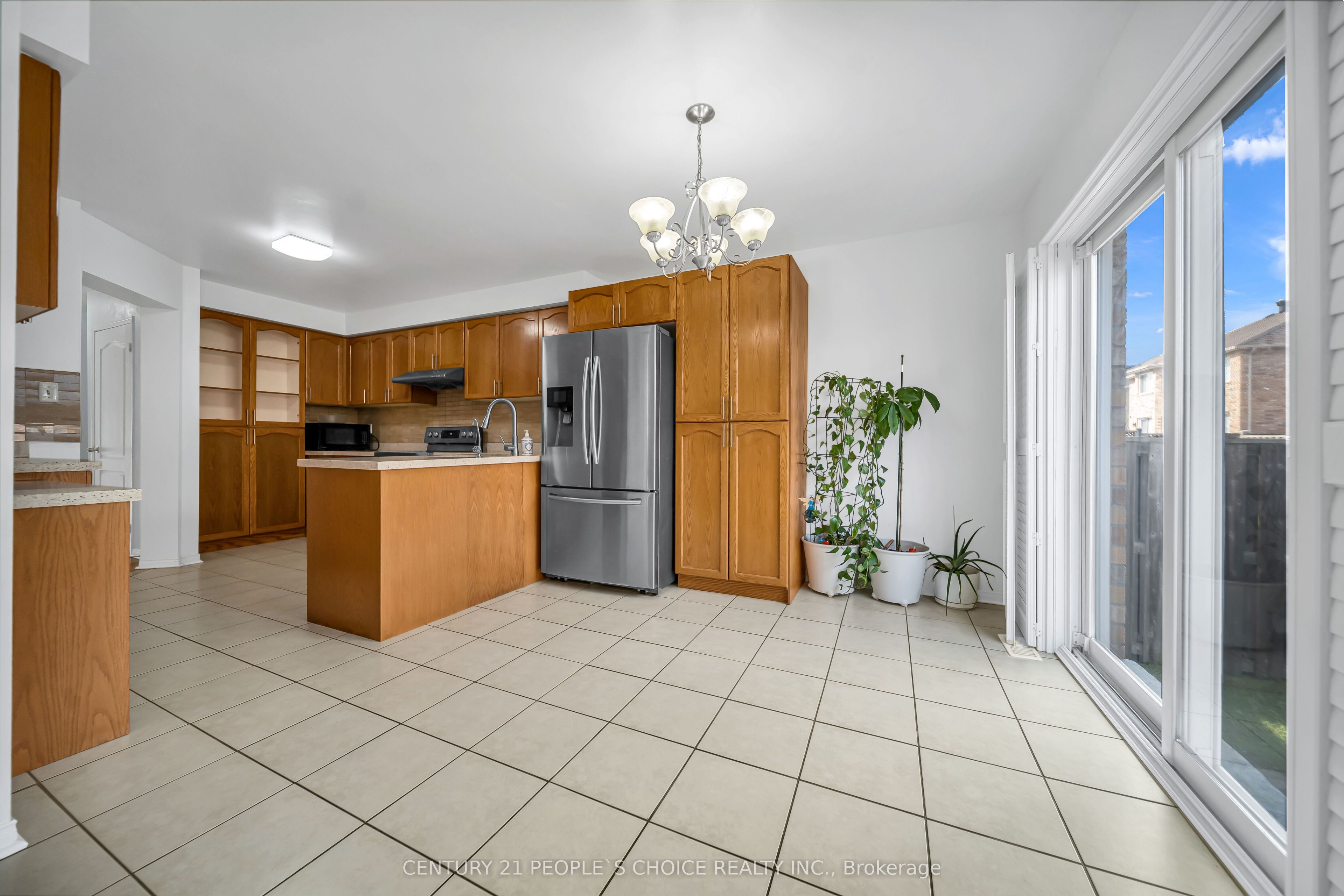 73 Crown Victoria Drive Property Photo 17