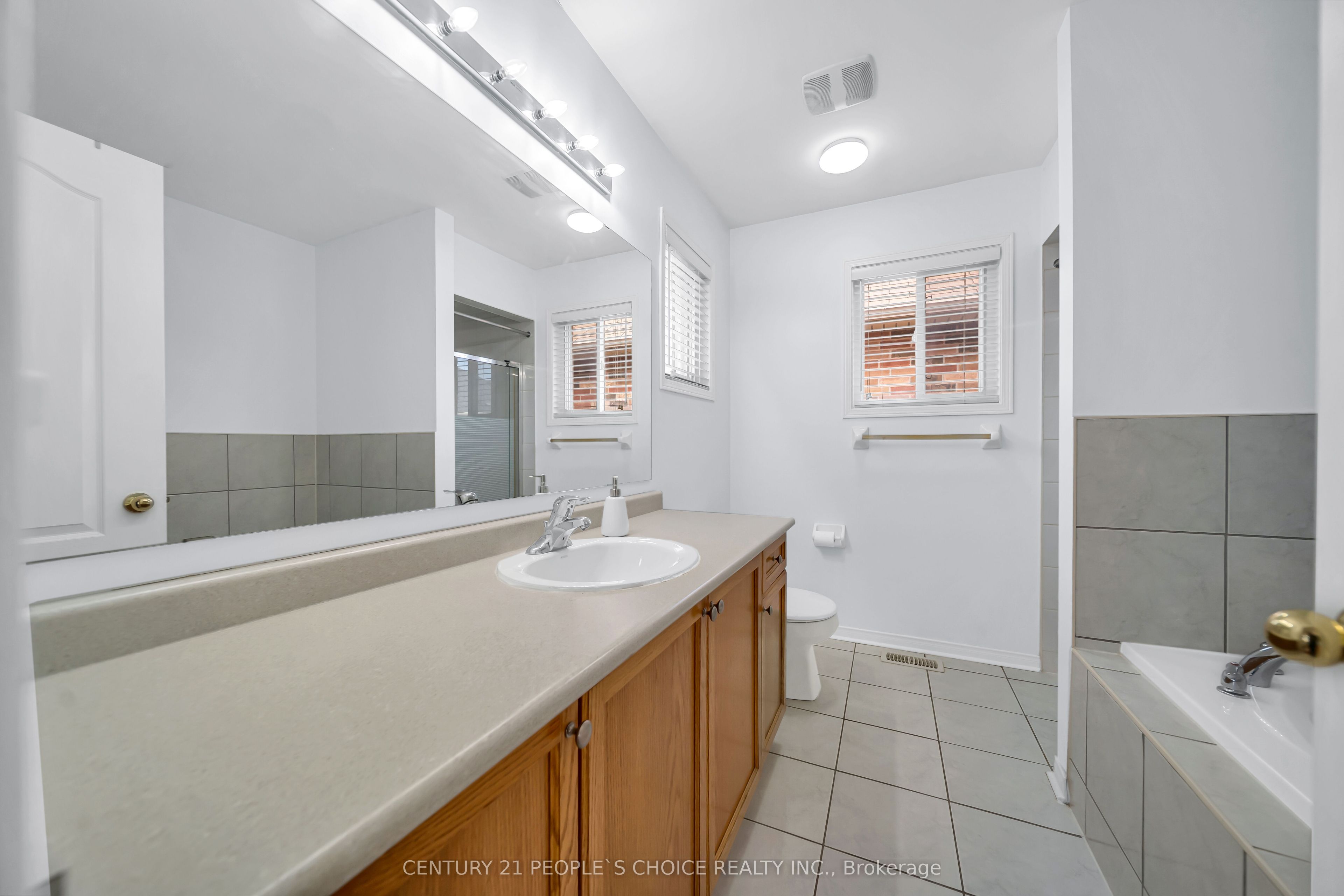 73 Crown Victoria Drive Property Photo 26