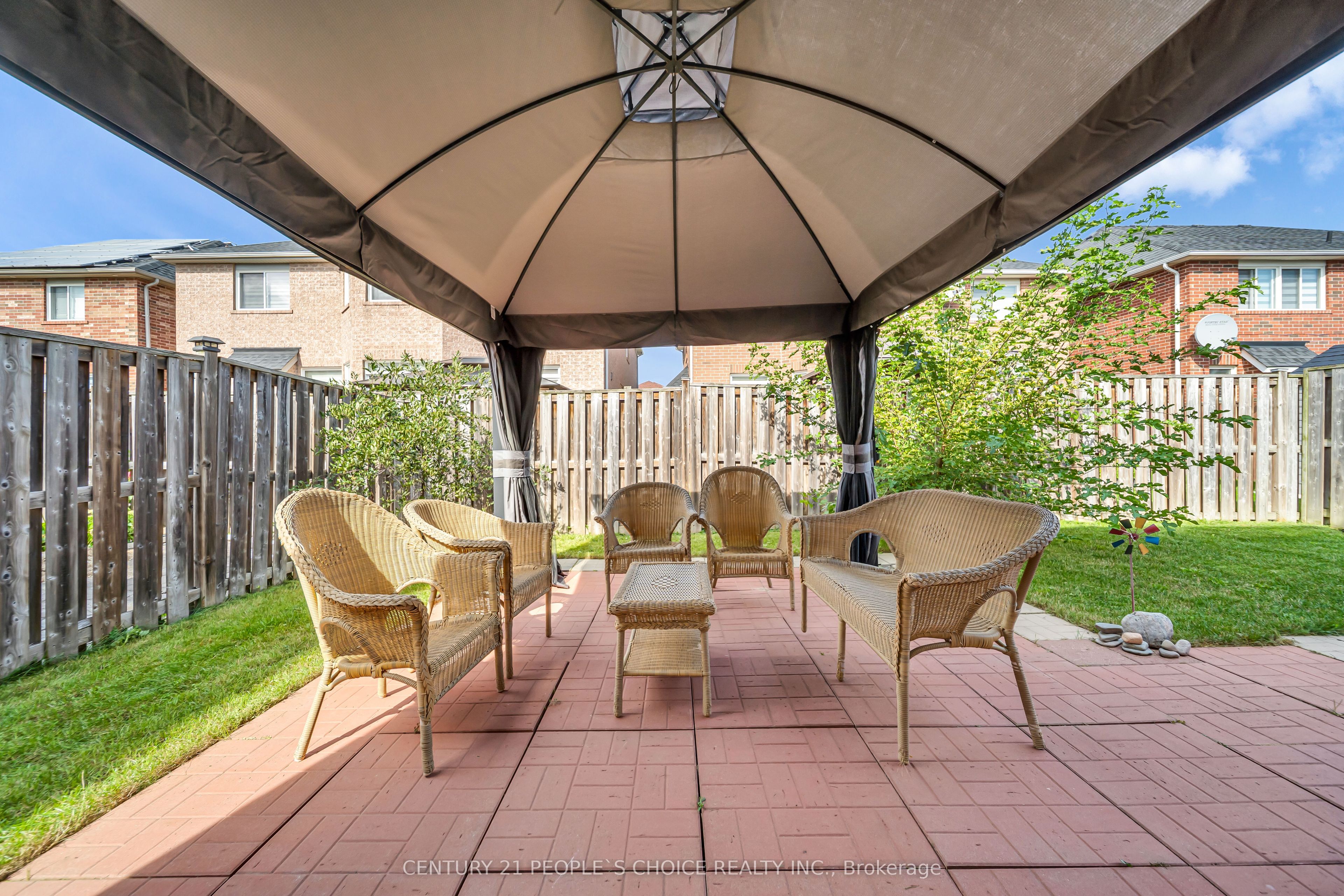73 Crown Victoria Drive Property Photo 34