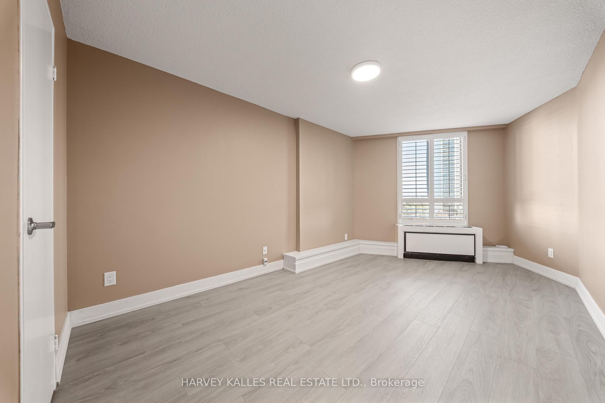 300 Mill Road C32 Property Photo 17