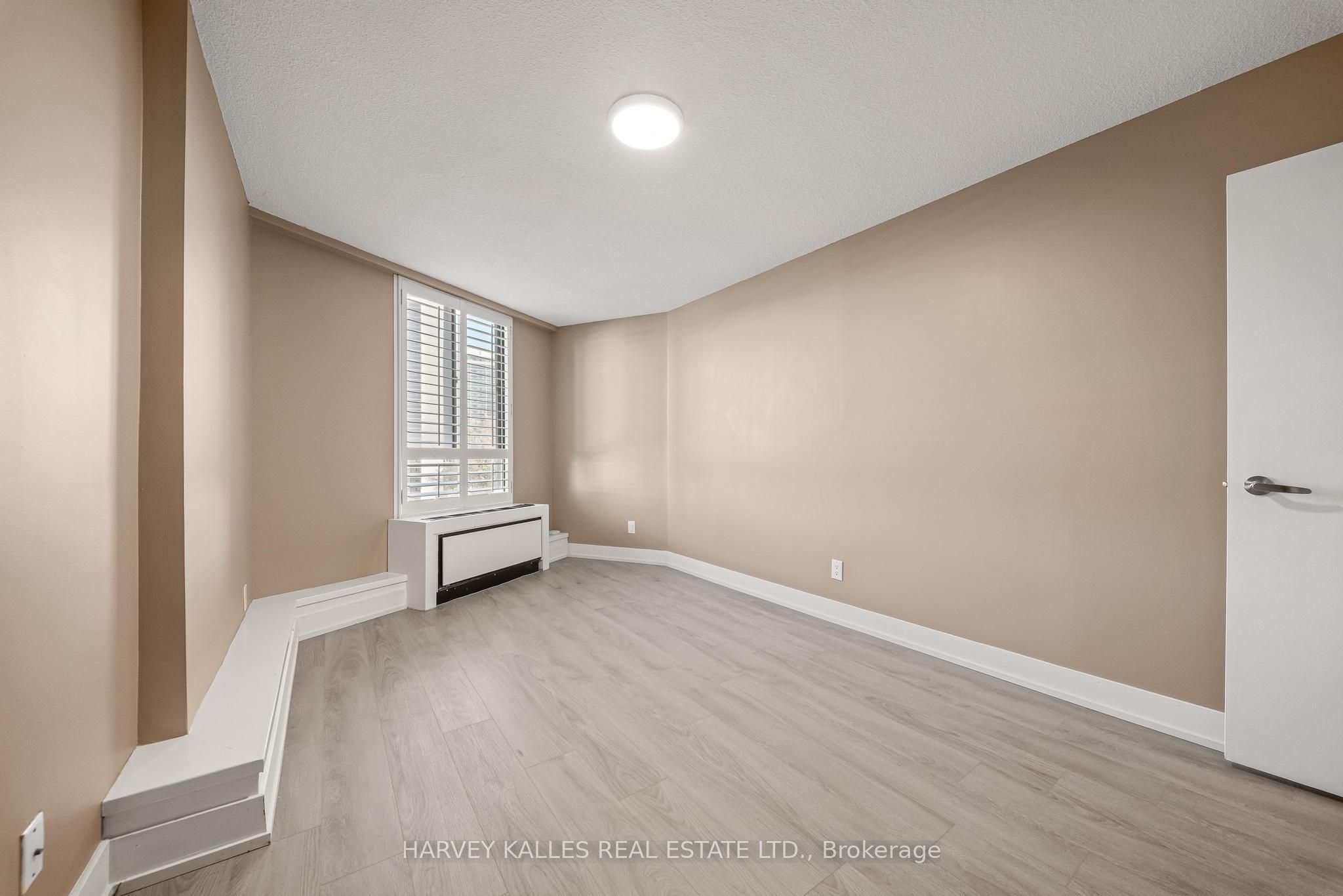300 Mill Road C32 Property Photo 19