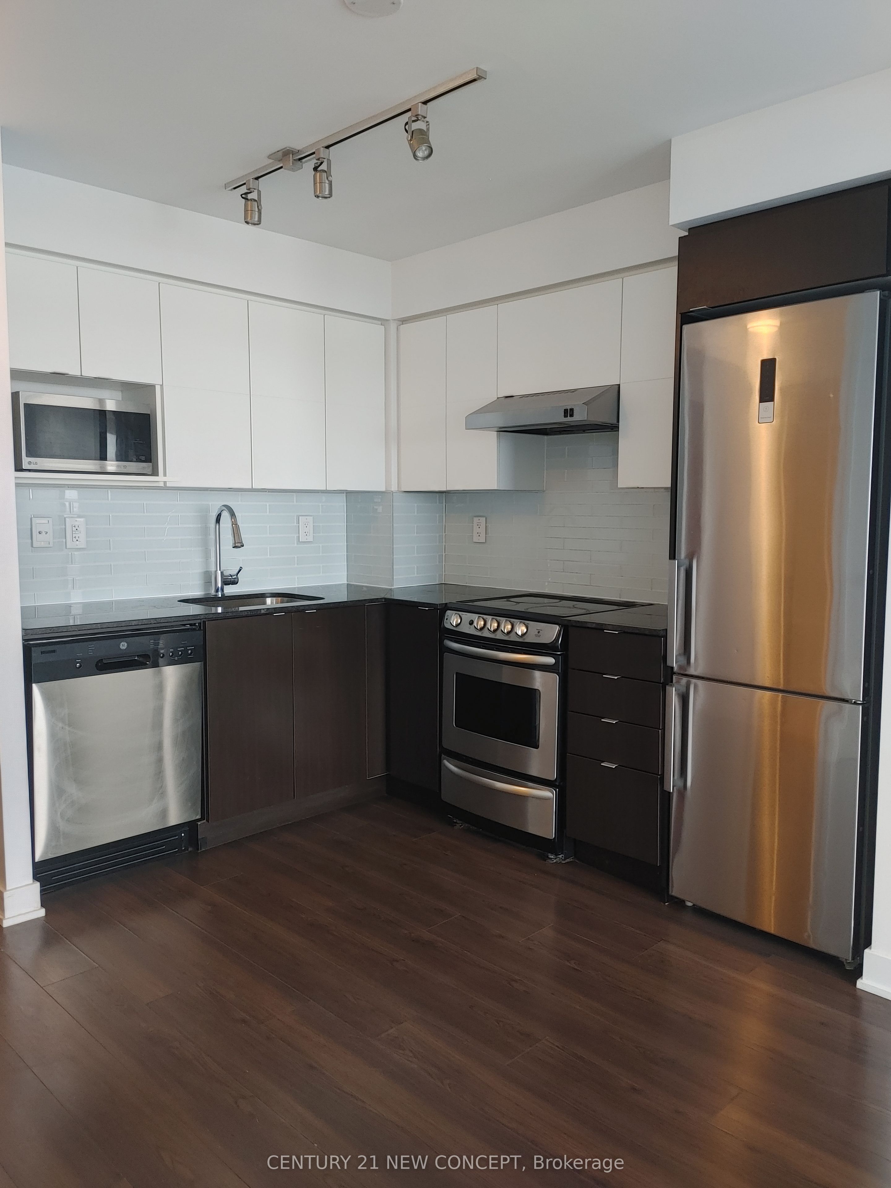 160 Flemington Road 1015 Property Photo 7