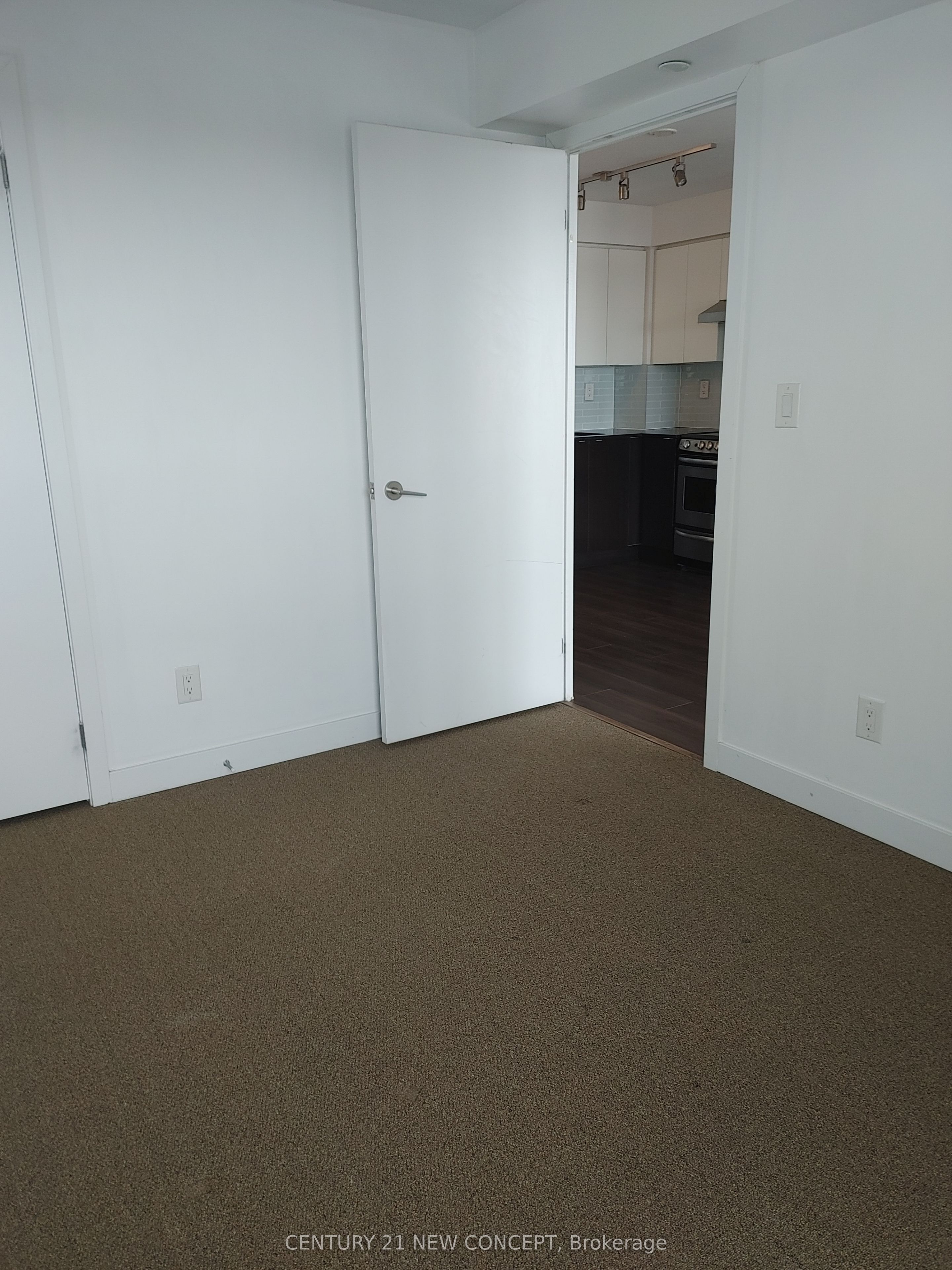 160 Flemington Road 1015 Property Photo 9