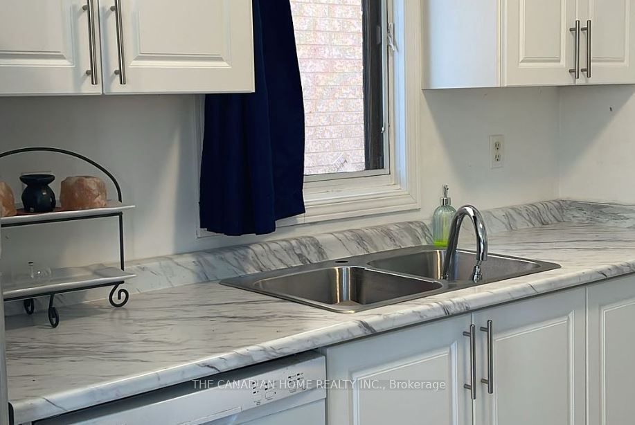 157 Morningmist Street Property Photo 4